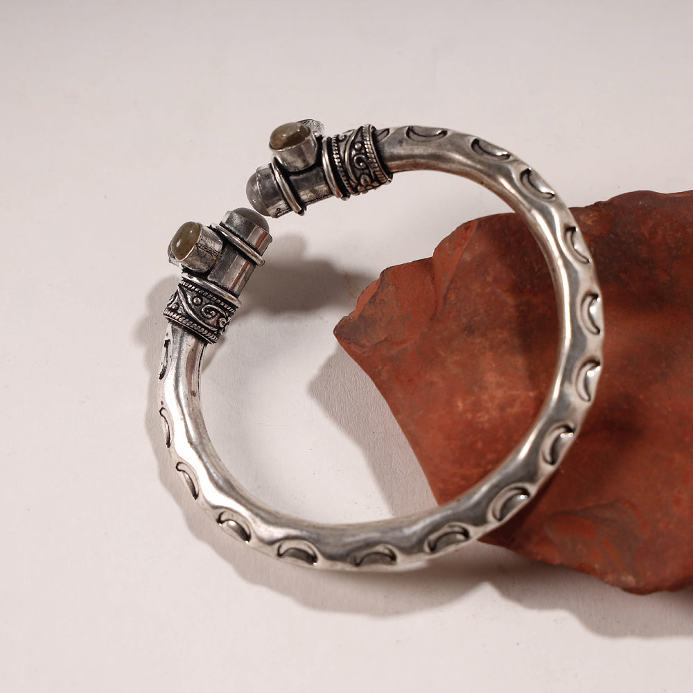 WHITE RIVER STORIES Antique Finish German Silver Stone Bangle / Kada (Adjustable)