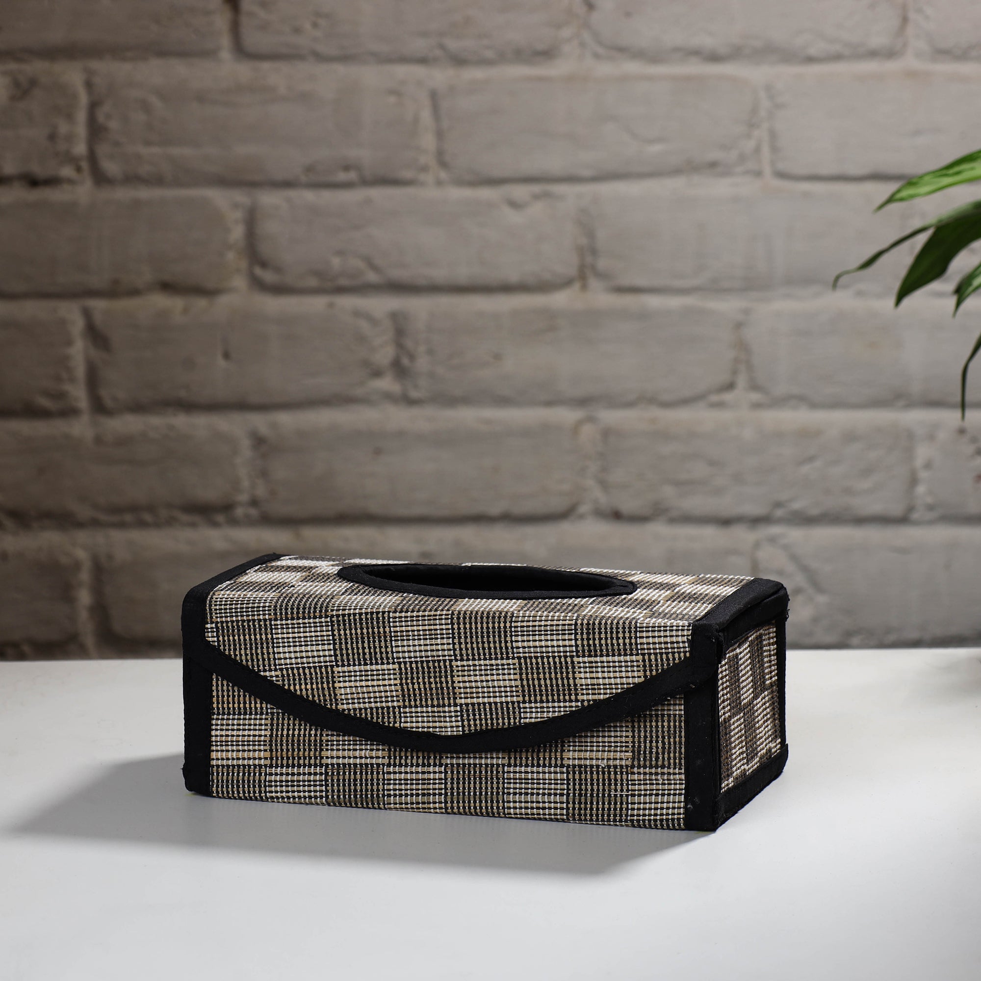 ITOKRI CRAFTS INITIATIVE Black - Madur Grass Tissue Box (4 x 10 in) 01 - view 2
