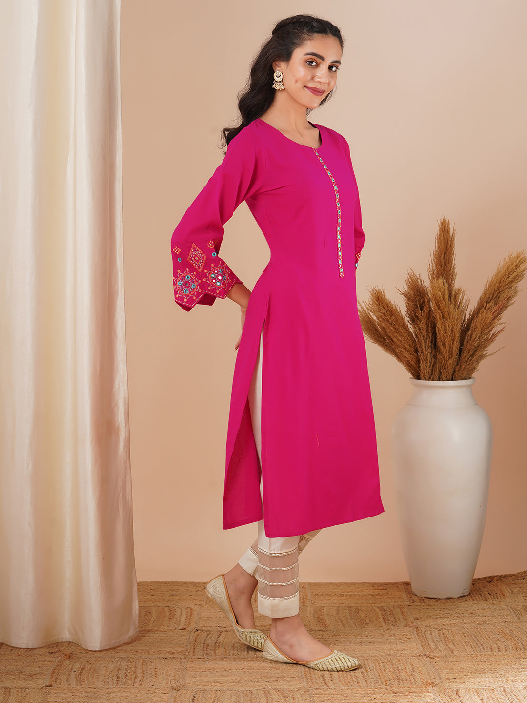 FASHOR Solid Ethnic Embroidered Straight Fit Kurta - Pink - view 4