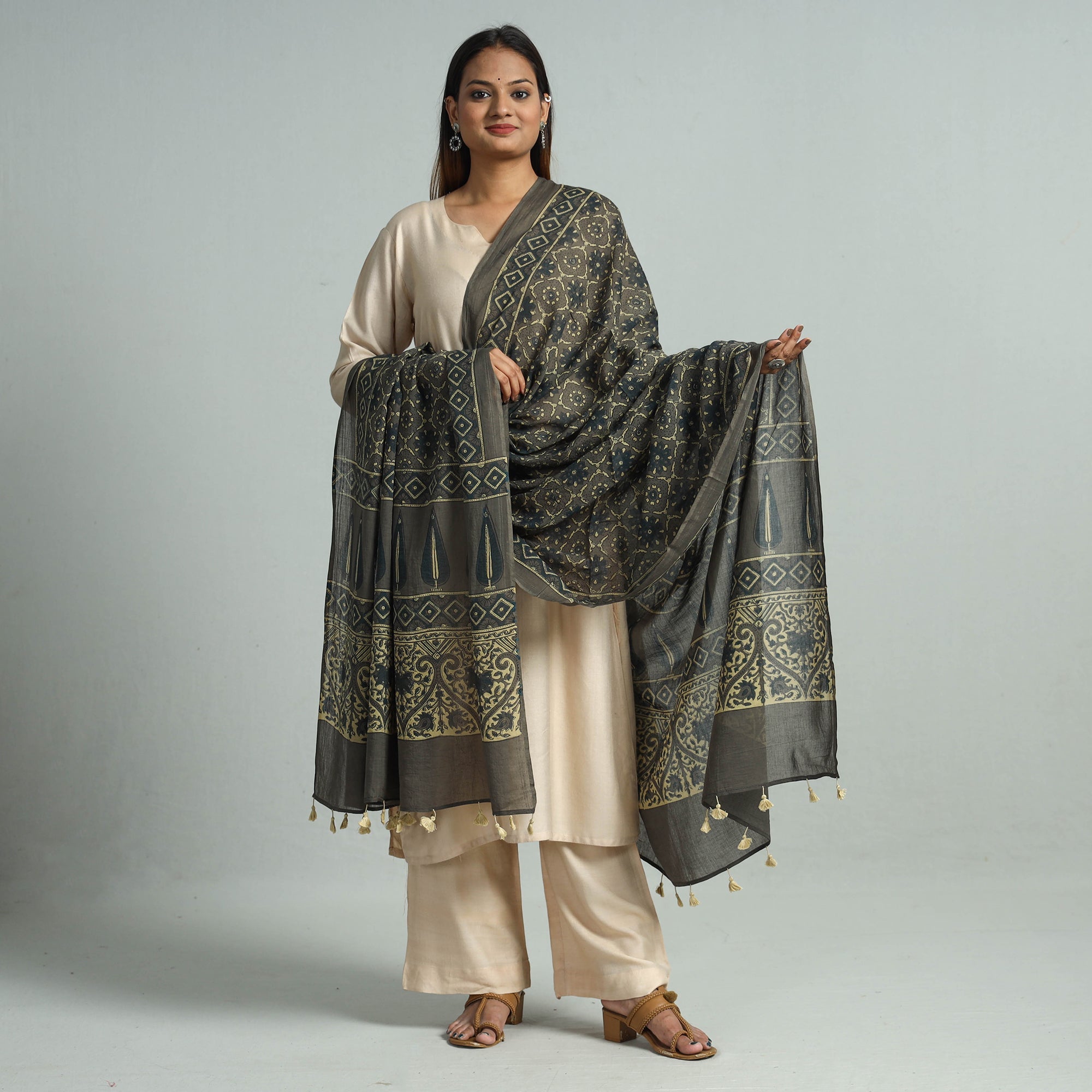 AJRAKH BY SUFIYAN ISMAIL KHATRI Brown - Hand Block Printed Cotton Ajrakh Dupatta 40 - view 2