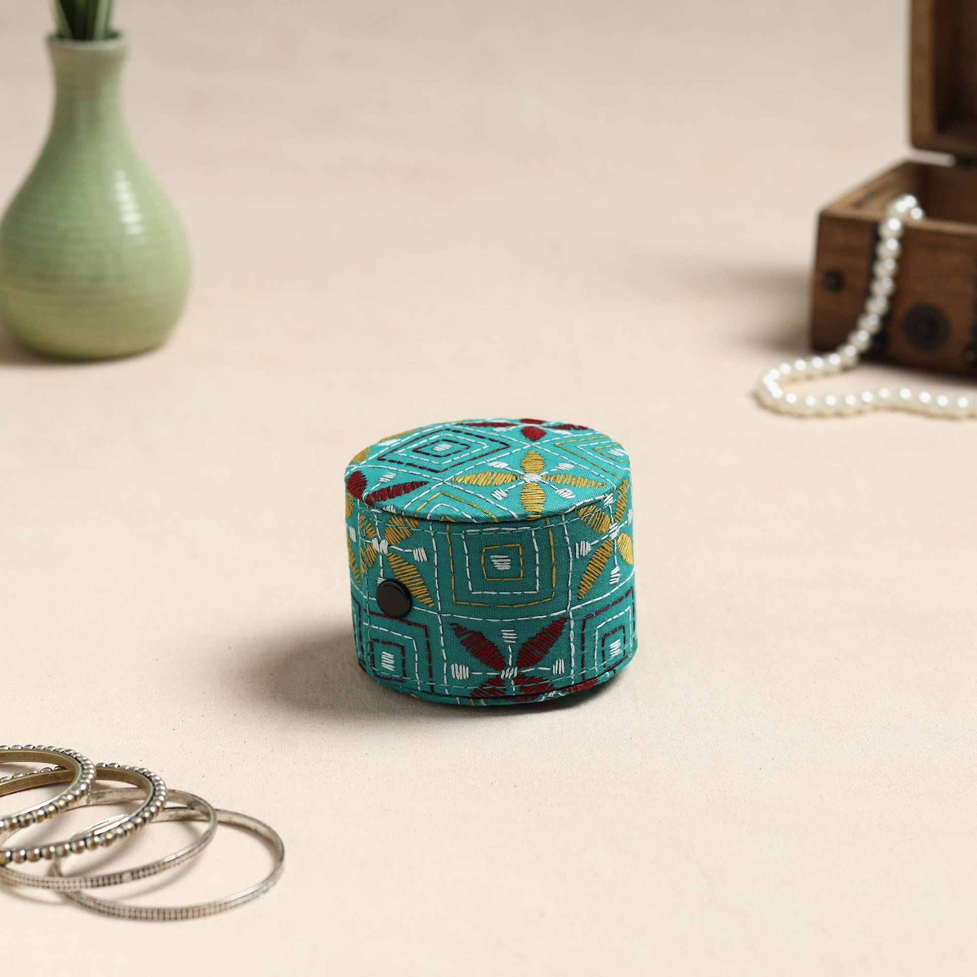 ASALKAAR Bengal Kantha Work Handcrafted Bangle Box (Small)