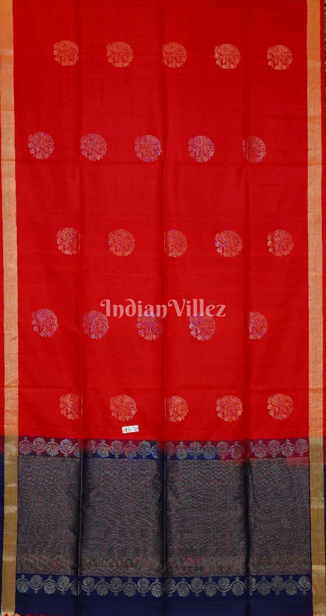 IndianVillèz Red With Blue Pure Kanjivaram Soft Silk Saree - view 2