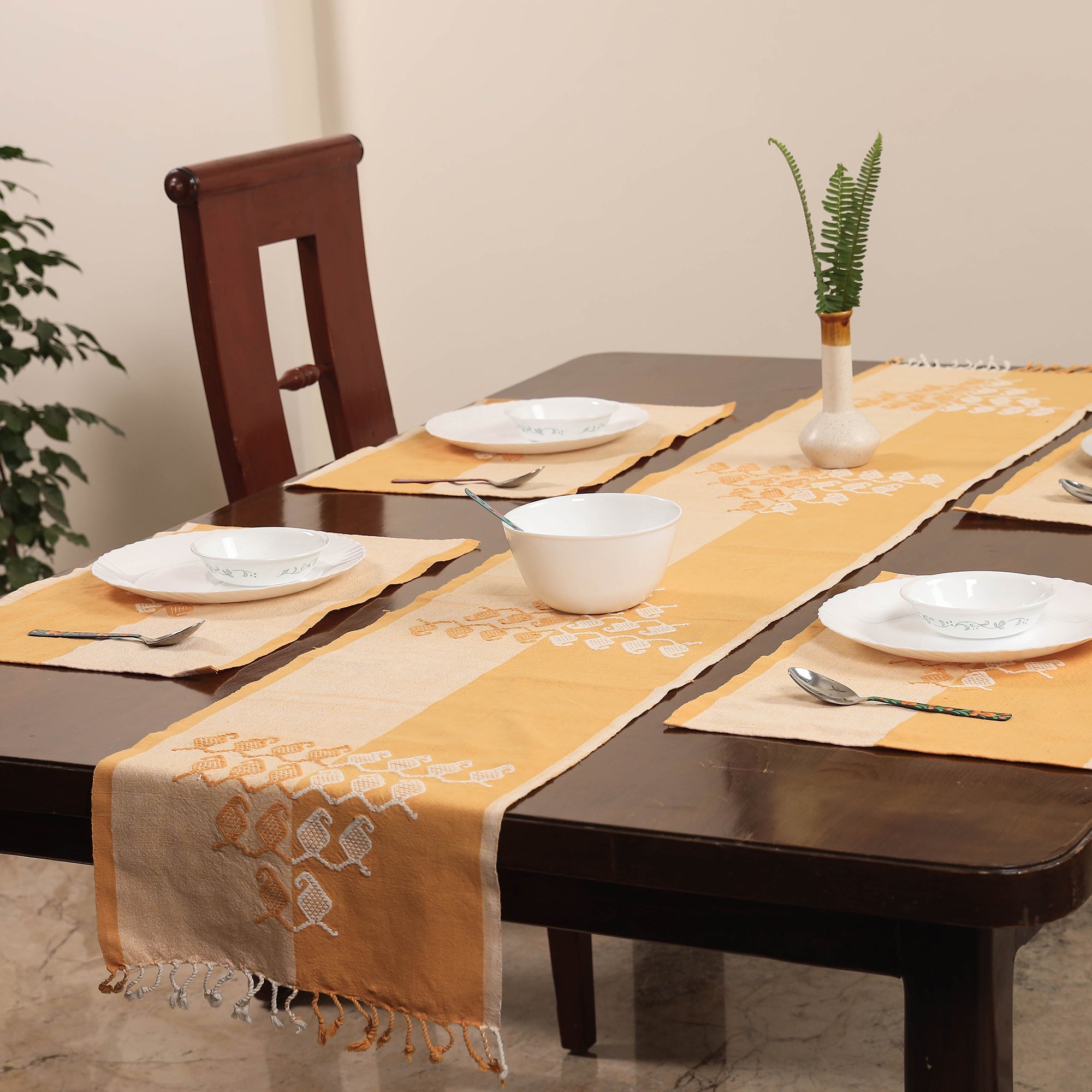 ANTARAN - CRAFTS OF INDIA Beige - Assam Weave Dining Table Runner & Set of 4 Placemats in Handloom Cotton