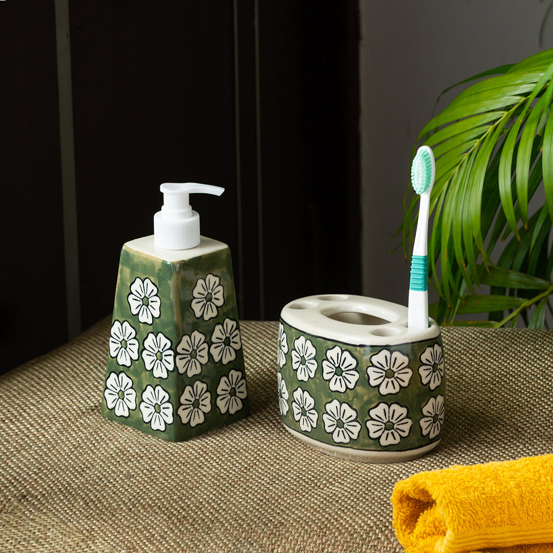 EXCLUSIVELANE 'Jade Mogra' Handpainted Bathroom Accessory Set In Ceramic (Liquid Soap Dispenser, Toothbrush Holder)