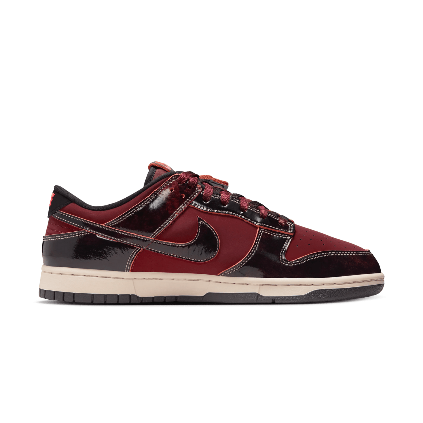 HYPE ELIXIR Nike Dunk Low SE Red Panda