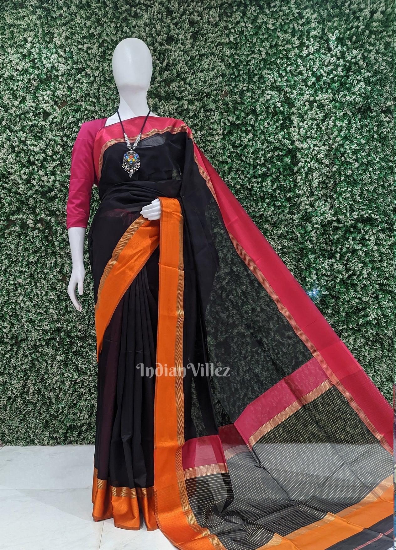 IndianVillèz Black with Multicolor Pure Silk Cotton Maheshwari Saree