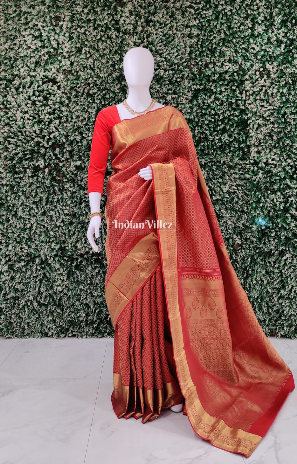 IndianVillèz Red Kanchipuram Silk Saree – Women's