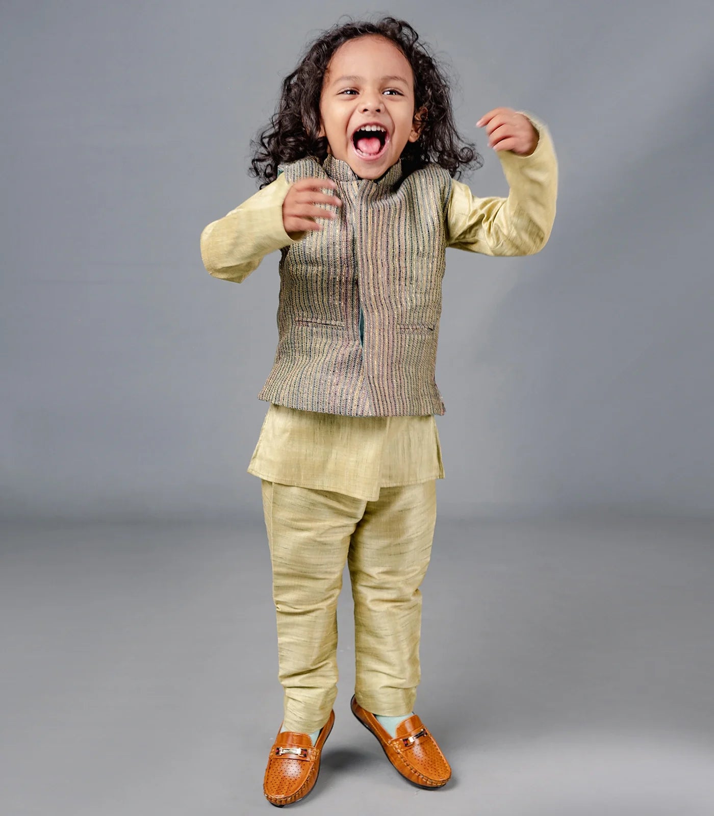 Gold beige sherwani – RmKV Gold – Beige Sherwani set with Nehru Jacket -Gold-1