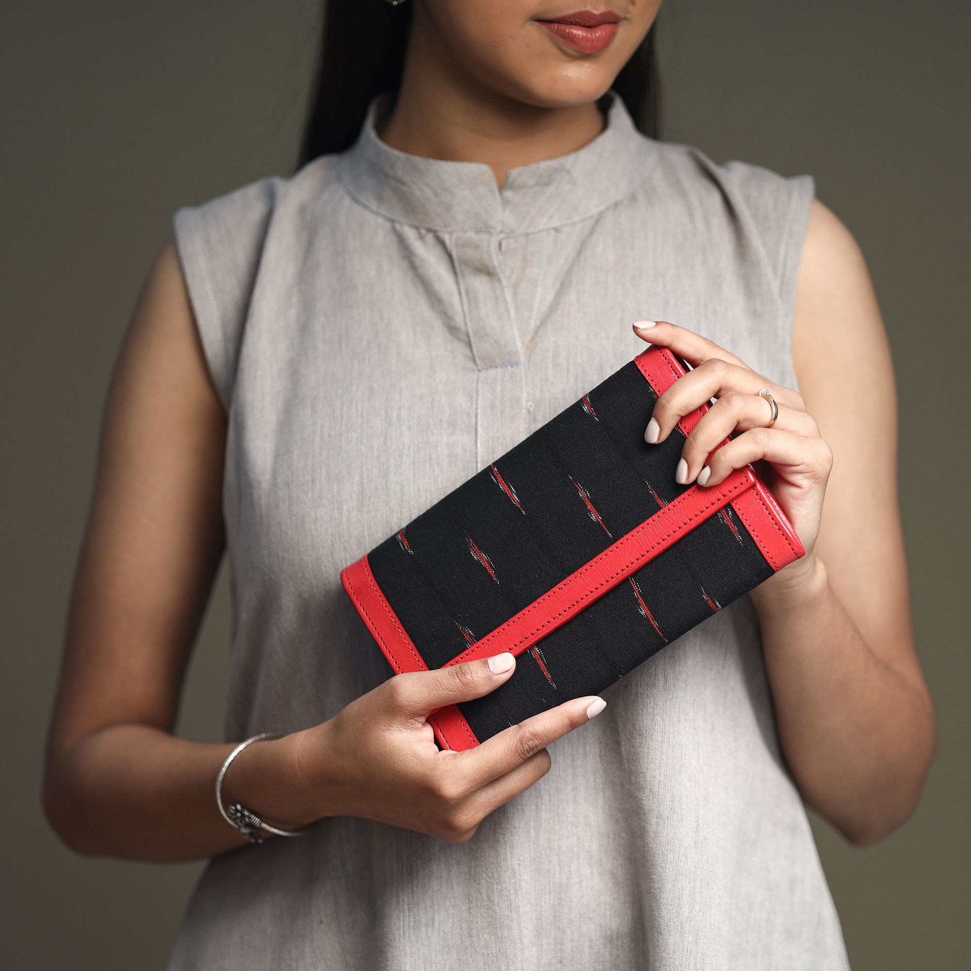 ASALKAAR Black - Handcrafted Ikat Weave Leather Wallet