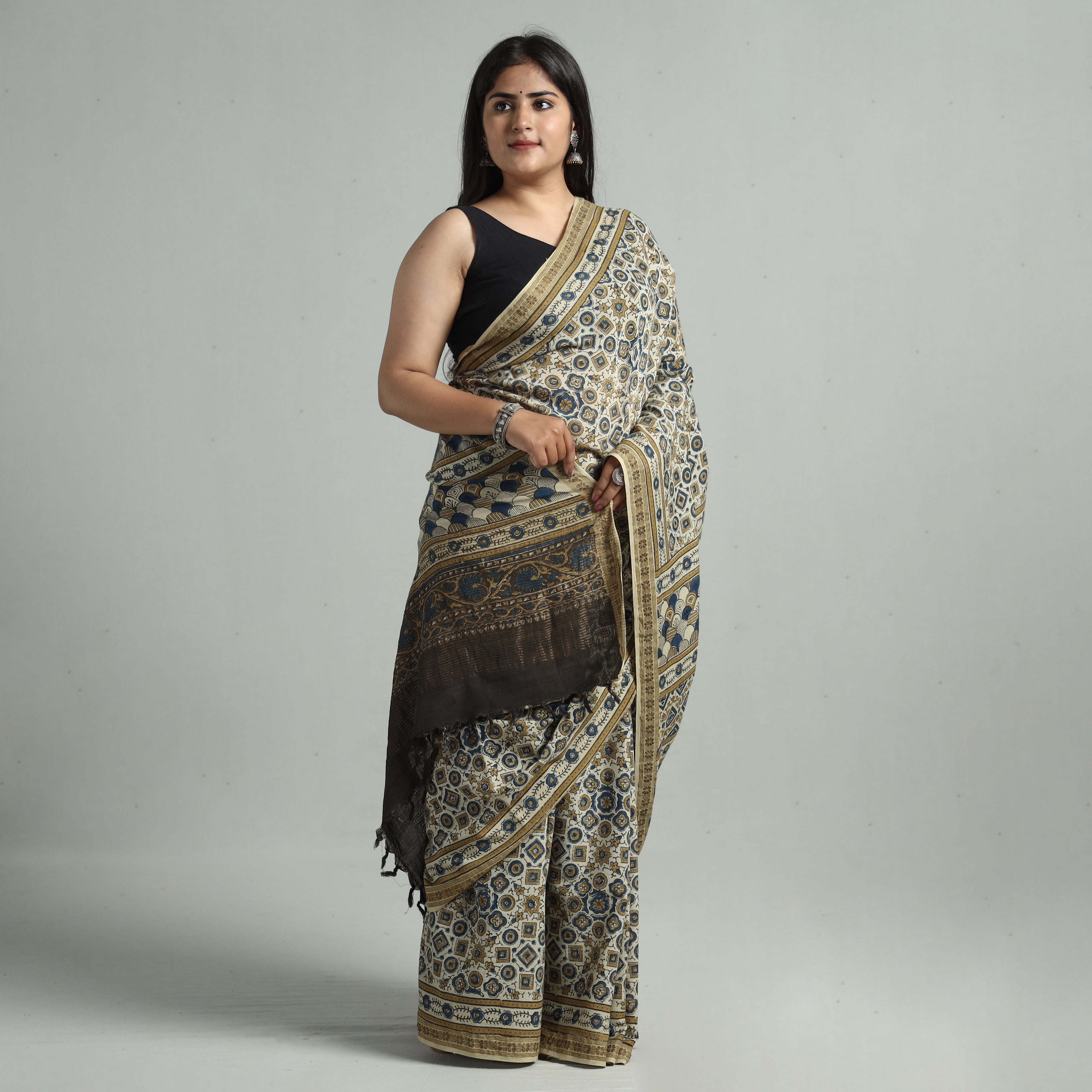AJRAKH BY JABBAR KHATRI Beige - Natural Dyed Block Print Mul Cotton Ajrakh Saree 01 - view 2