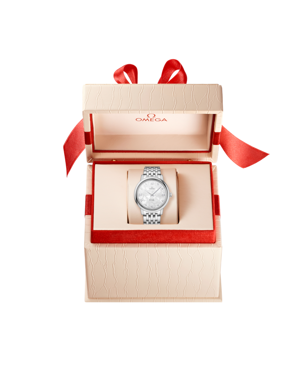 Omega De Ville Prestige Quartz Butterfly Silver Dial Women 32.7MM - view 2