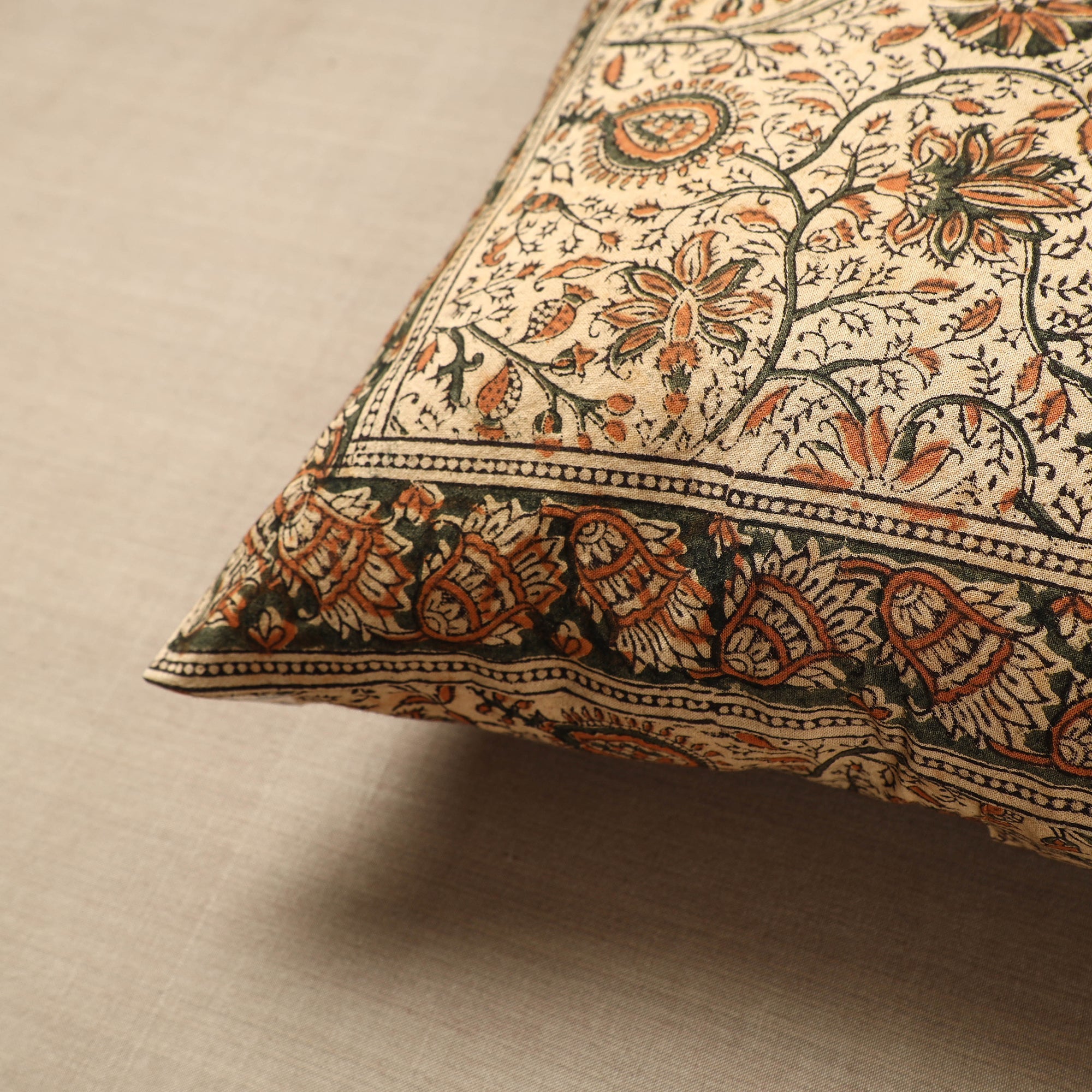 PITCHUKA SRINIVAS KALAMKARI PEDANA Beige - Original Pedana Block Print Cotton Kalamkari Cushion Cover 33 - view 2