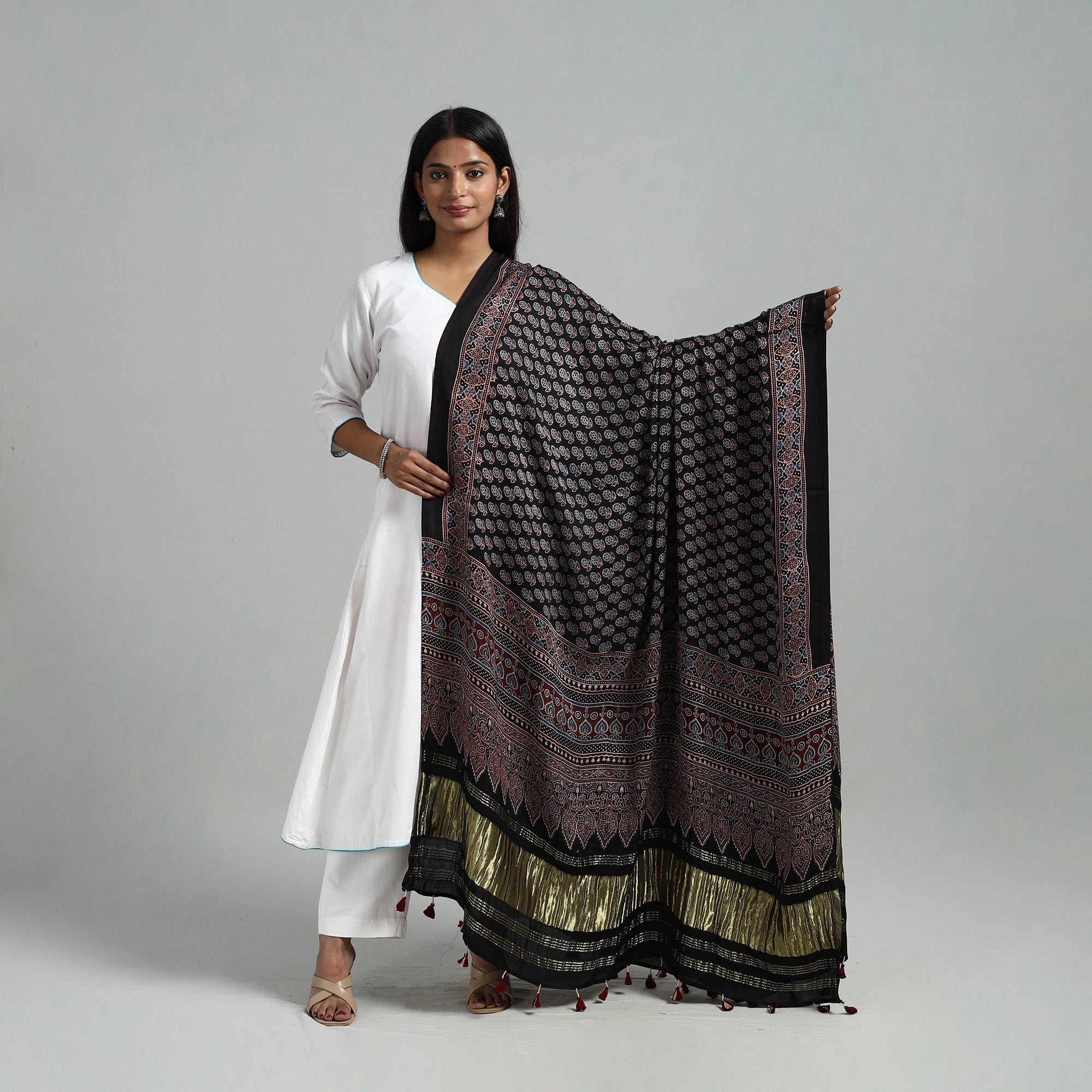 RIYAZ ABDULMAJID KHATRI - AJRAKH Modal Silk Block Print Ajrakh Dupatta 06 - view 2
