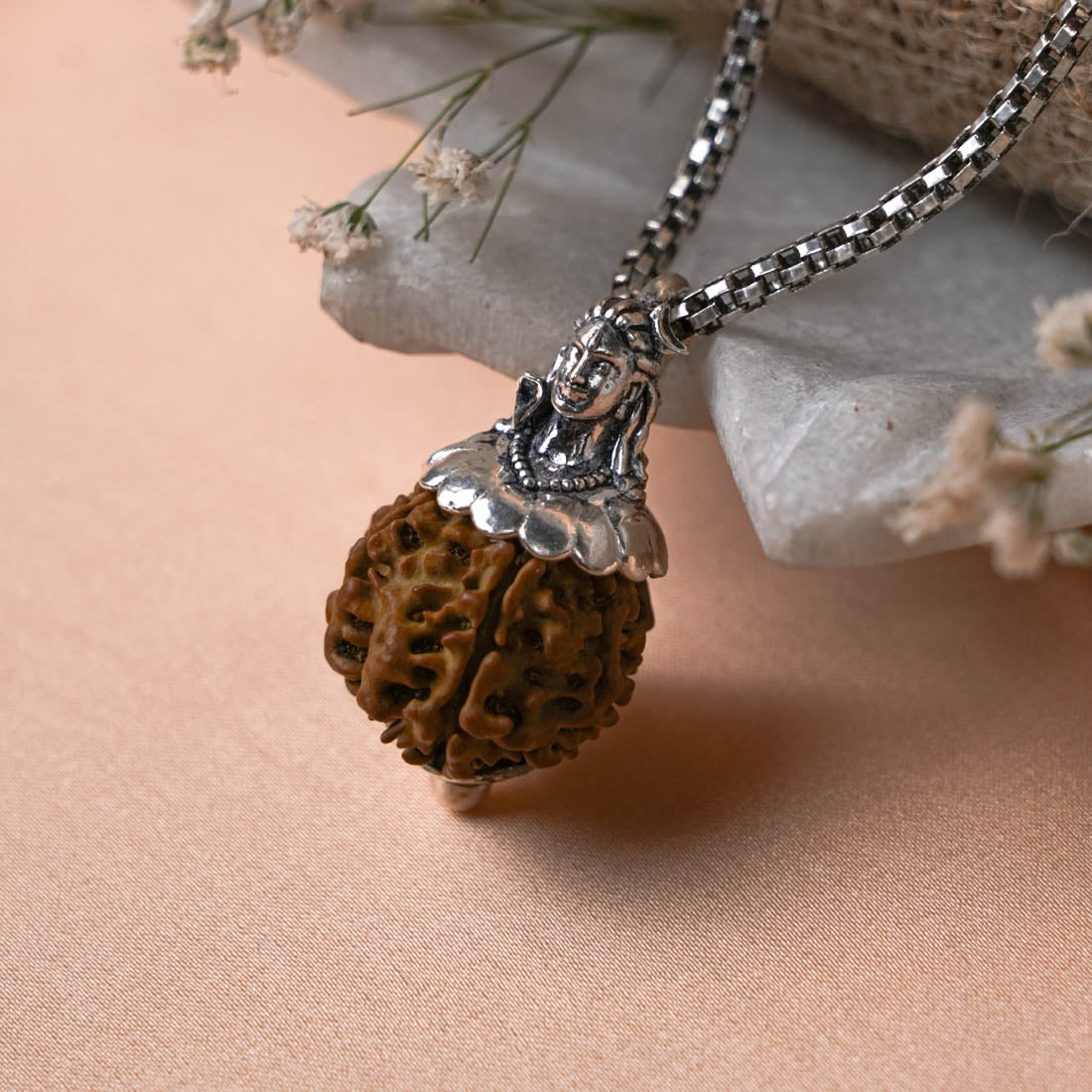 Prinjal Jewellers Adiyogi Pendant (8 Mukhi Nepali Rudraksha) With Chain