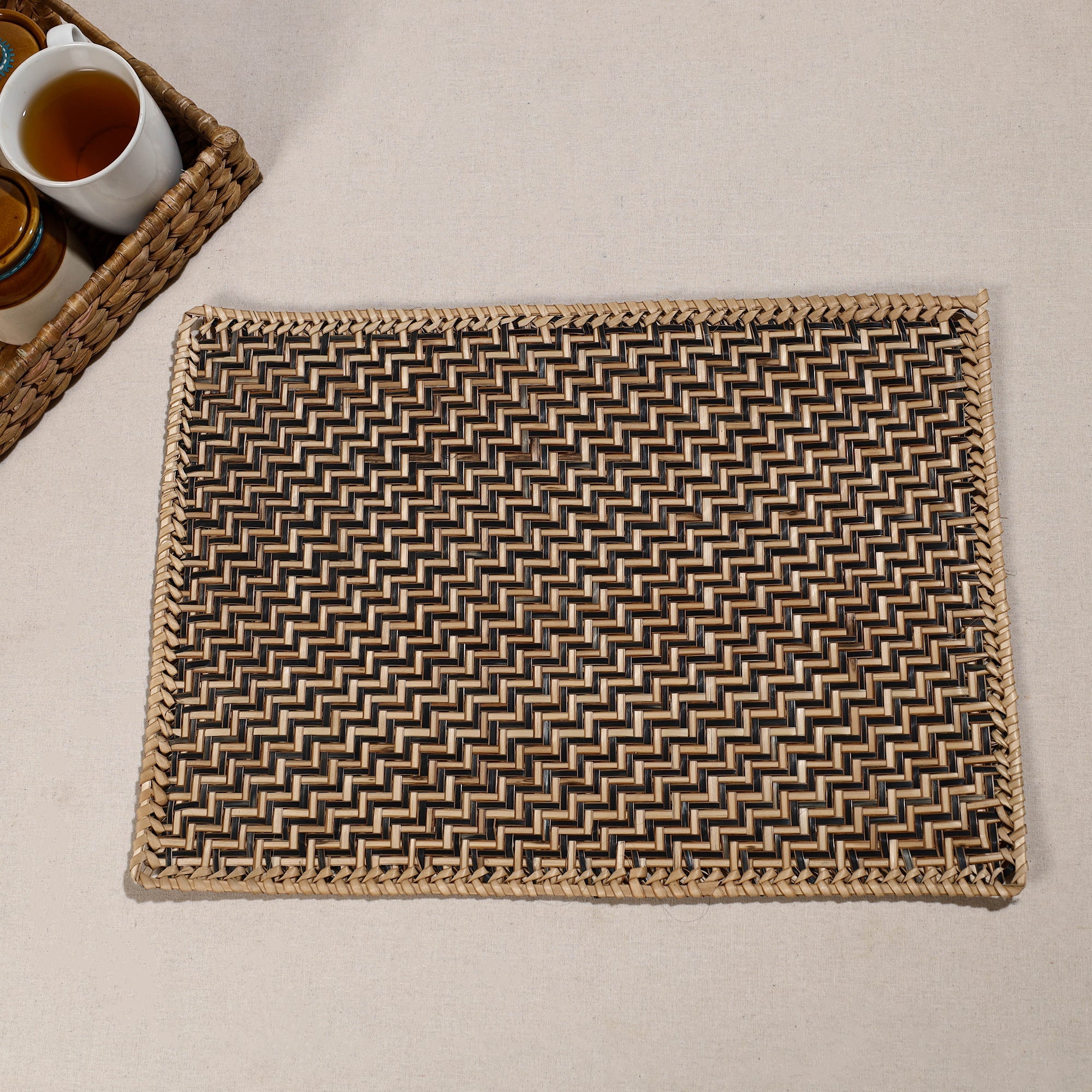 WEAVE INDIA BY SHEIKH MOIDUN NILUFAR Black - Handmade Water Hyacinth Placemat with Border from Assam (18 x 13 in)