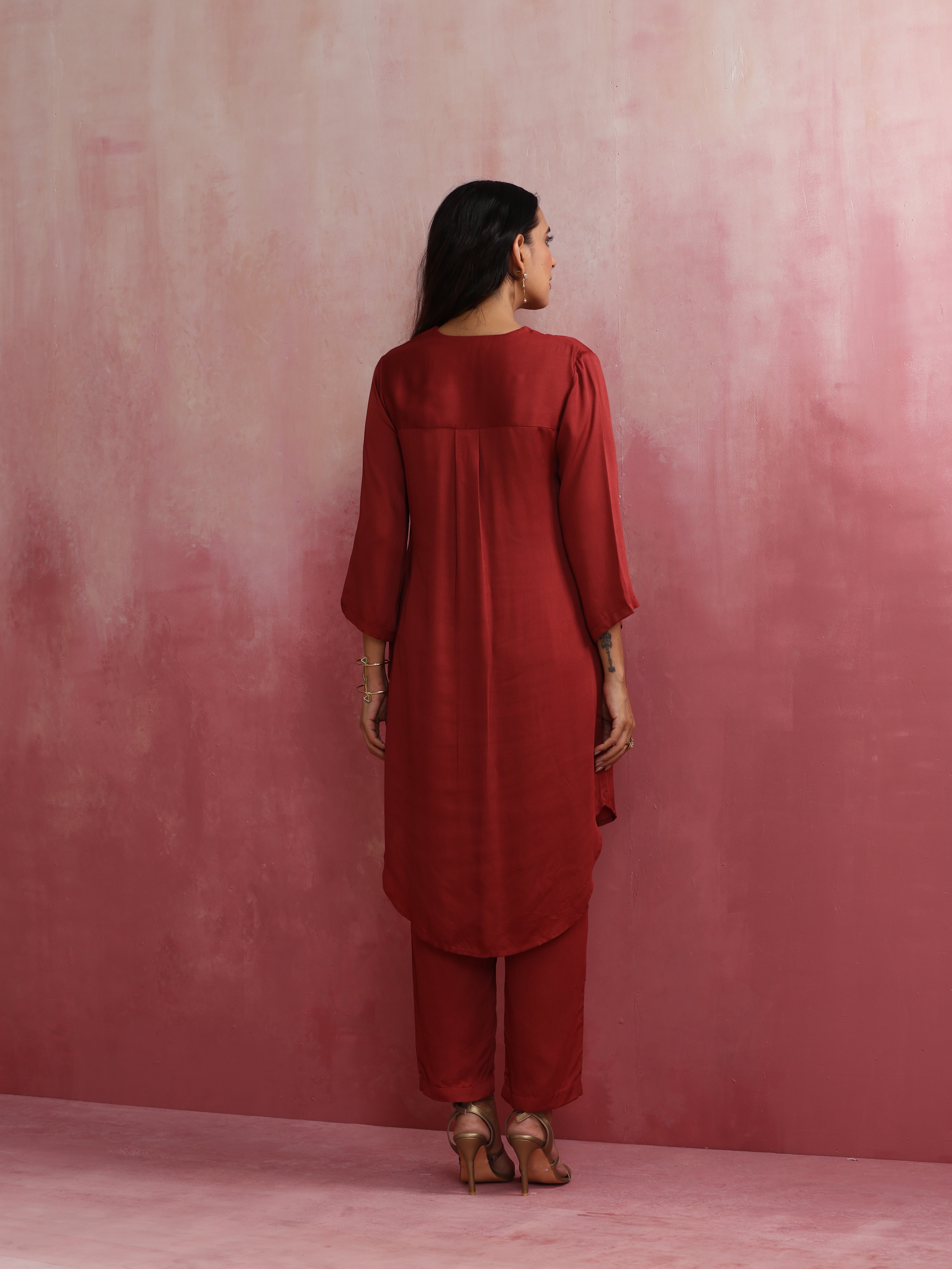 trueBrowns Maroon Modal V Neck Kurta Co-ord Set - view 4