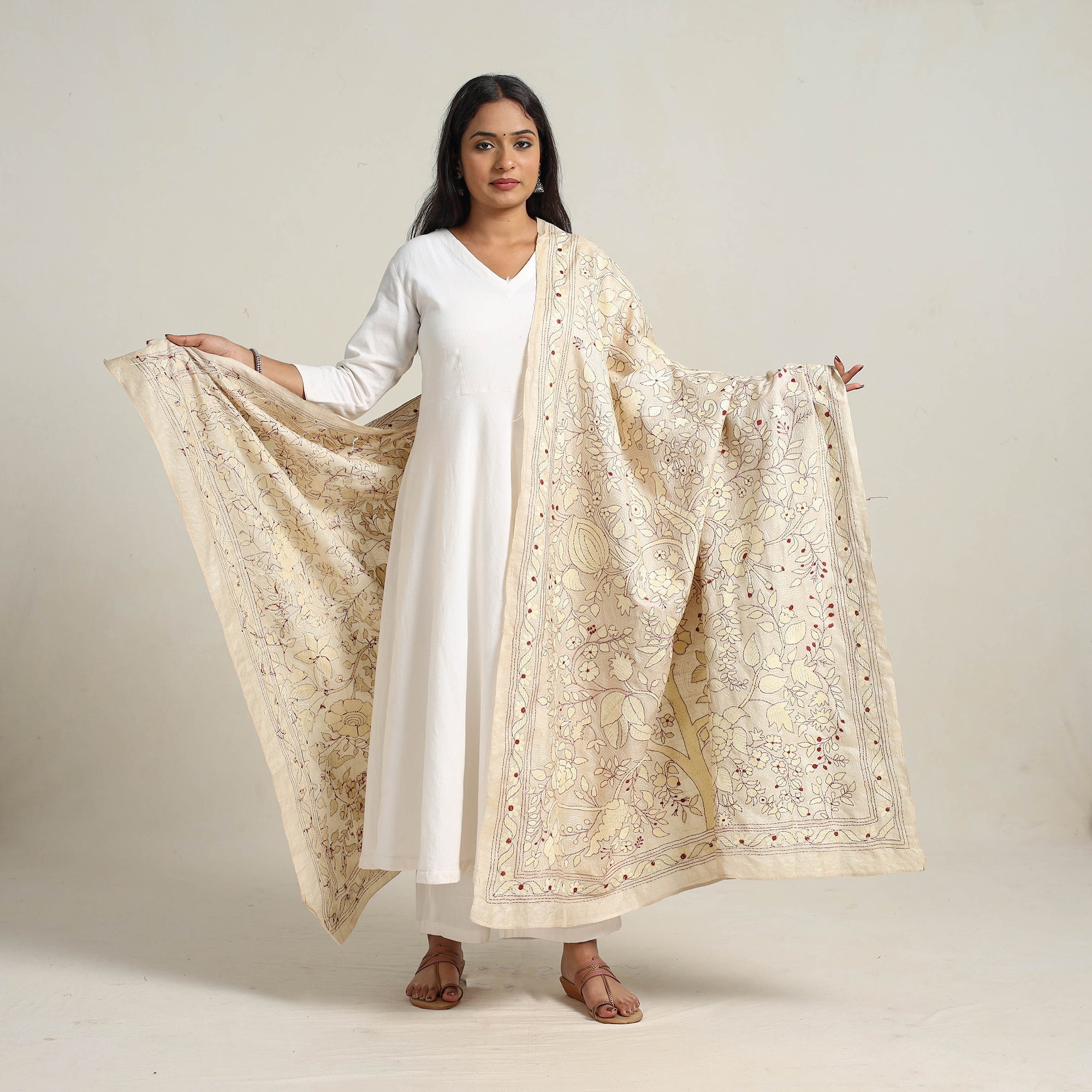 KHUSHBASH - HAPPY LOOM OF EAST Beige - Bengal Handloom Tussar Silk Kantha Embroidery Dupatta 19