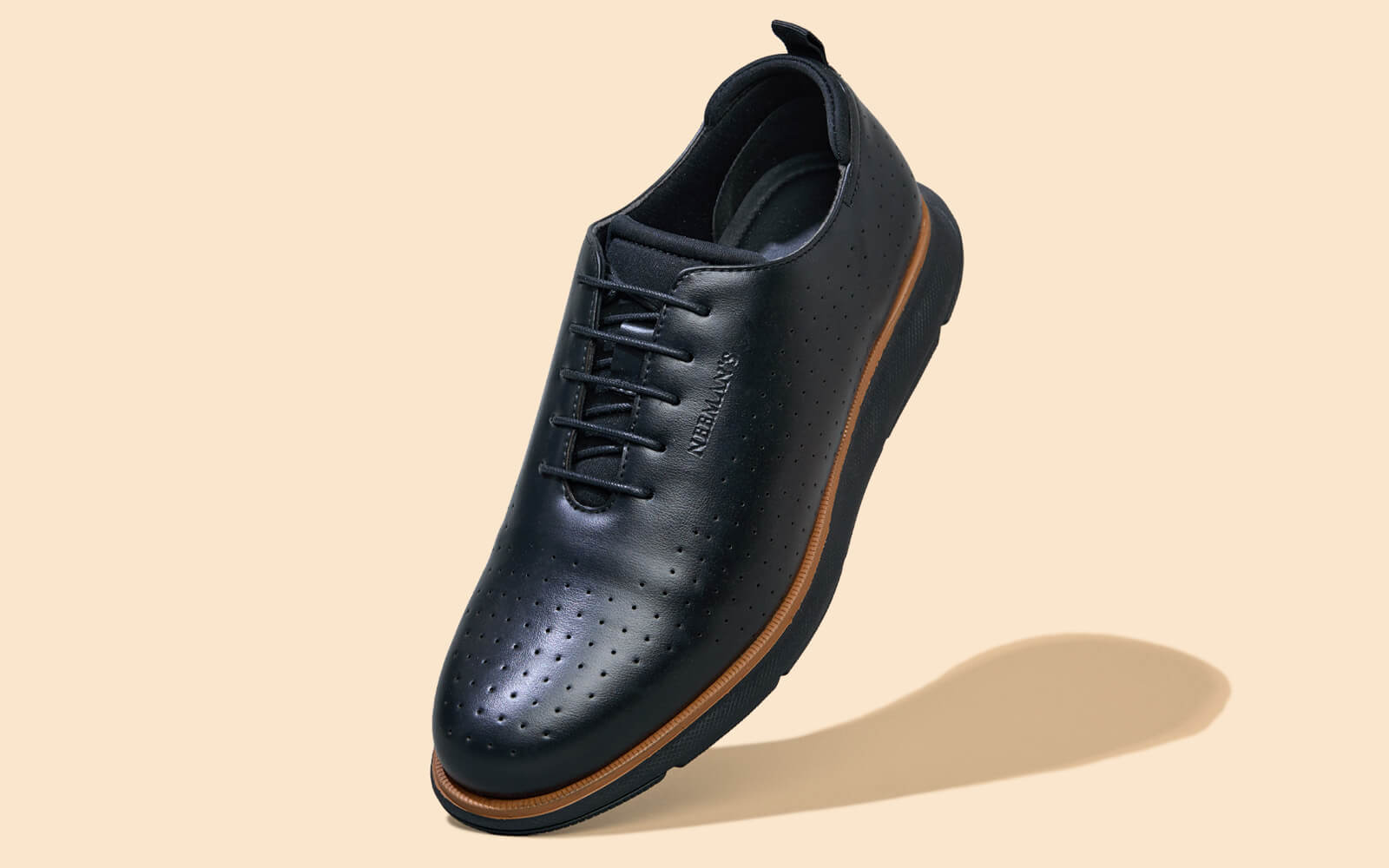 Neeman's Flexy Brogues : Black - view 2