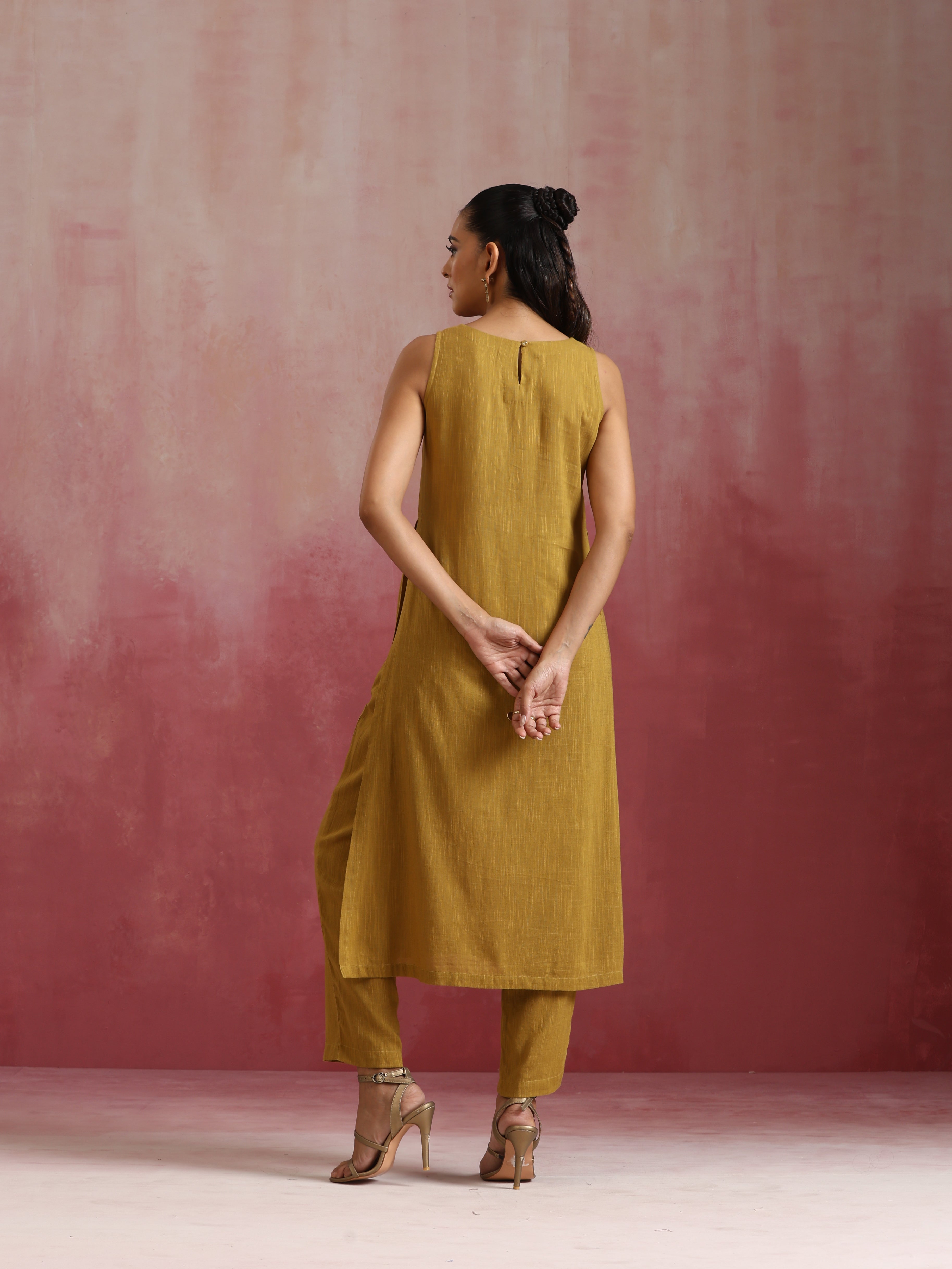 trueBrowns Mustard Cotton Kurta Set - view 5