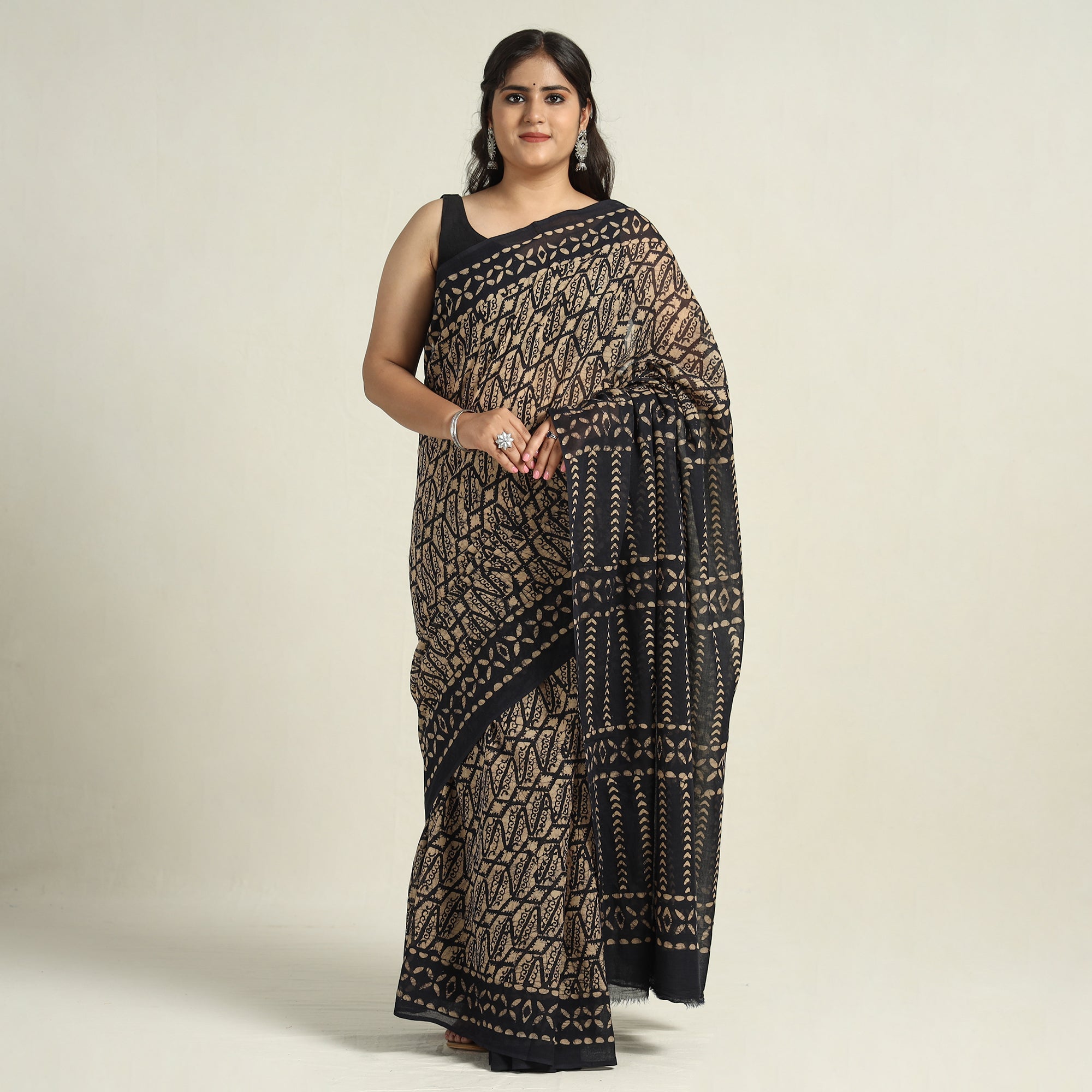 KACHCHH JI CHHAAP Brown - Mul Cotton Hand Batik Print Saree