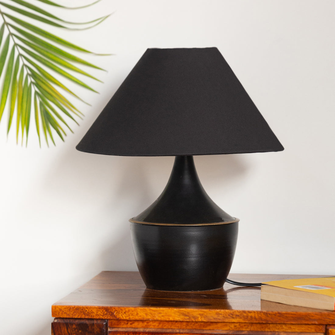 EXCLUSIVELANE 'Intriguingly Goth' Handcrafted Table Lamp in Iron (14 Inch, Matte Black) - view 2