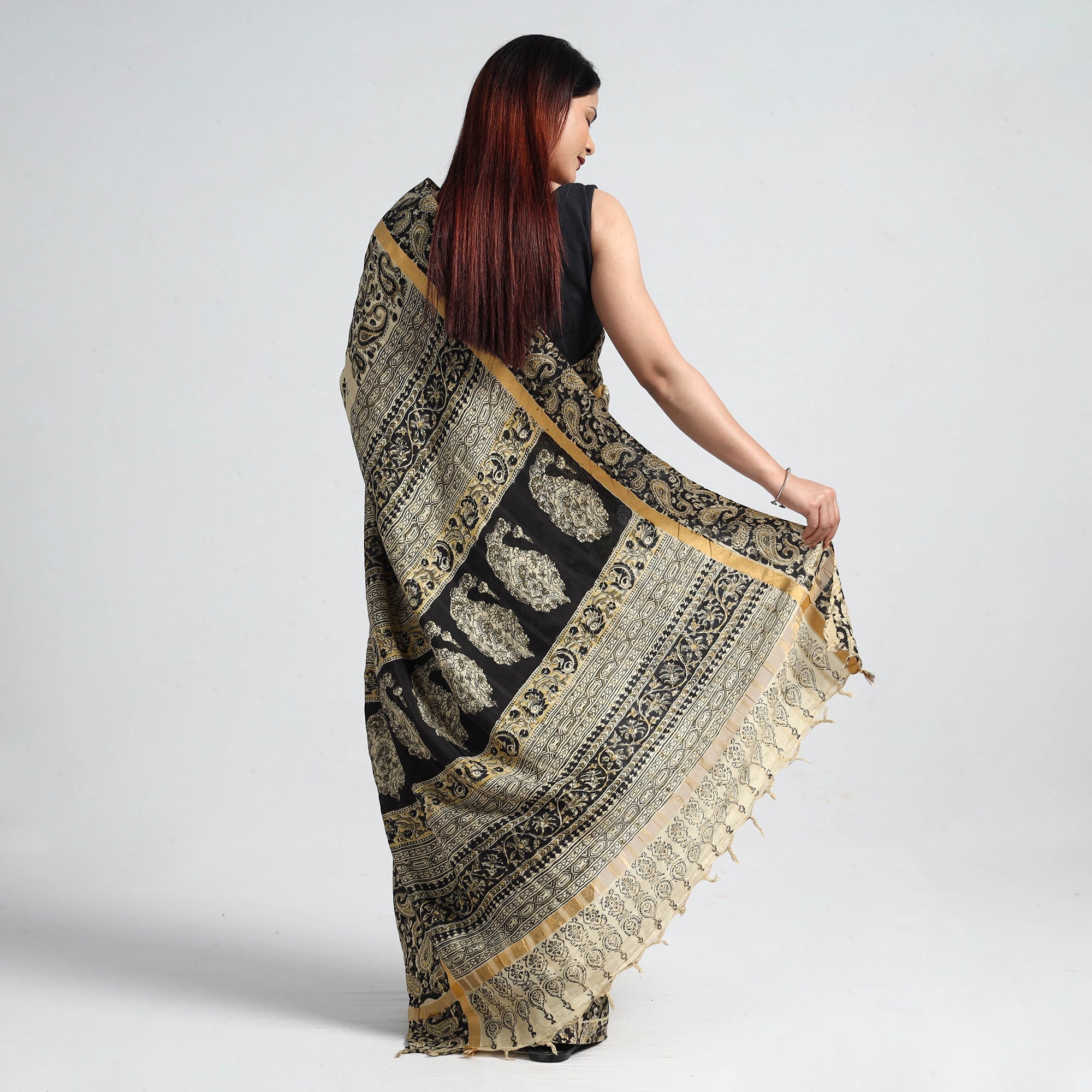SOUTH KARGHA Beige - Kalamkari Printed Silk Cotton Saree with Zari Border - view 3