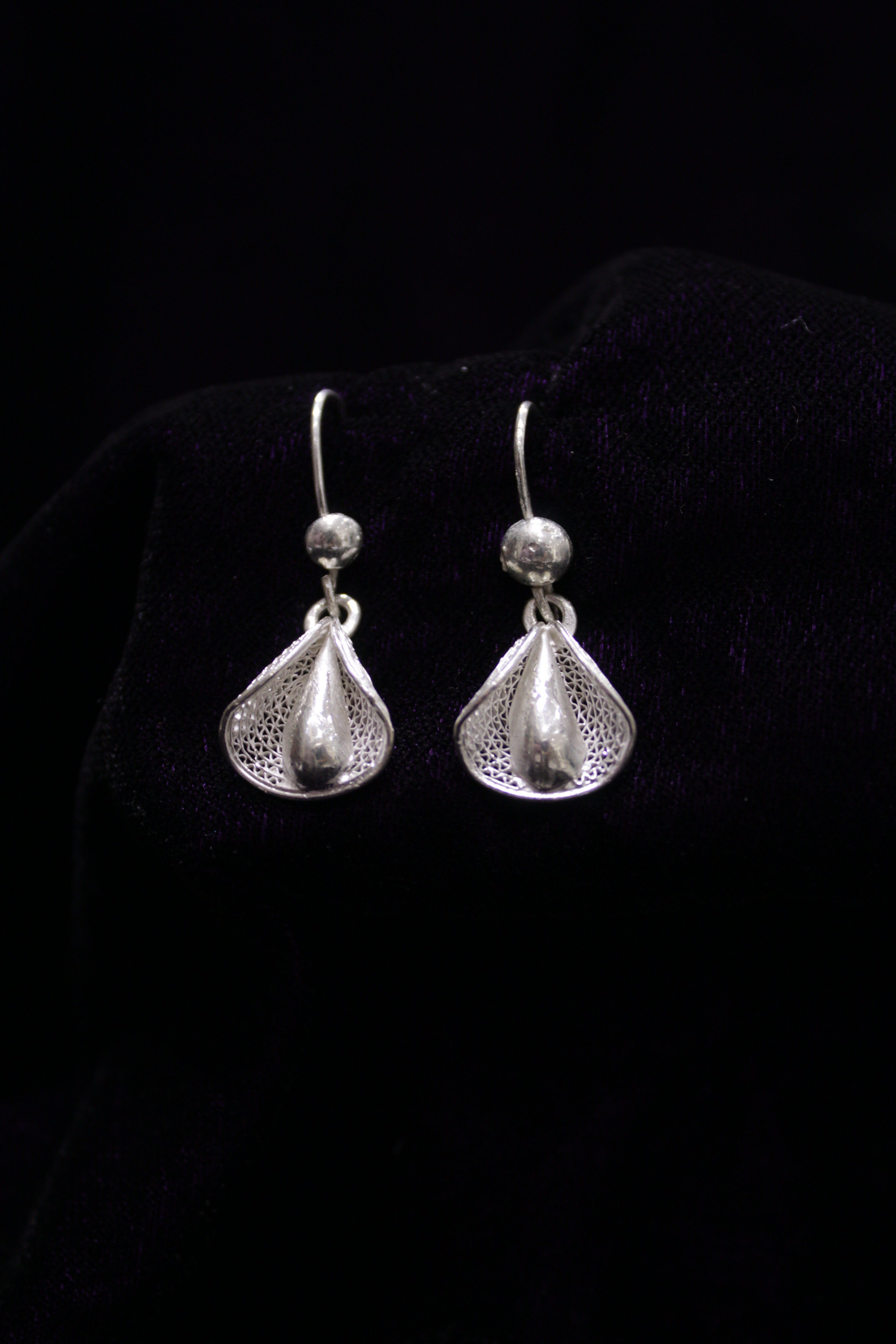 Indianvillez Floral Bouquet Silver Filigree Earrings - view 2