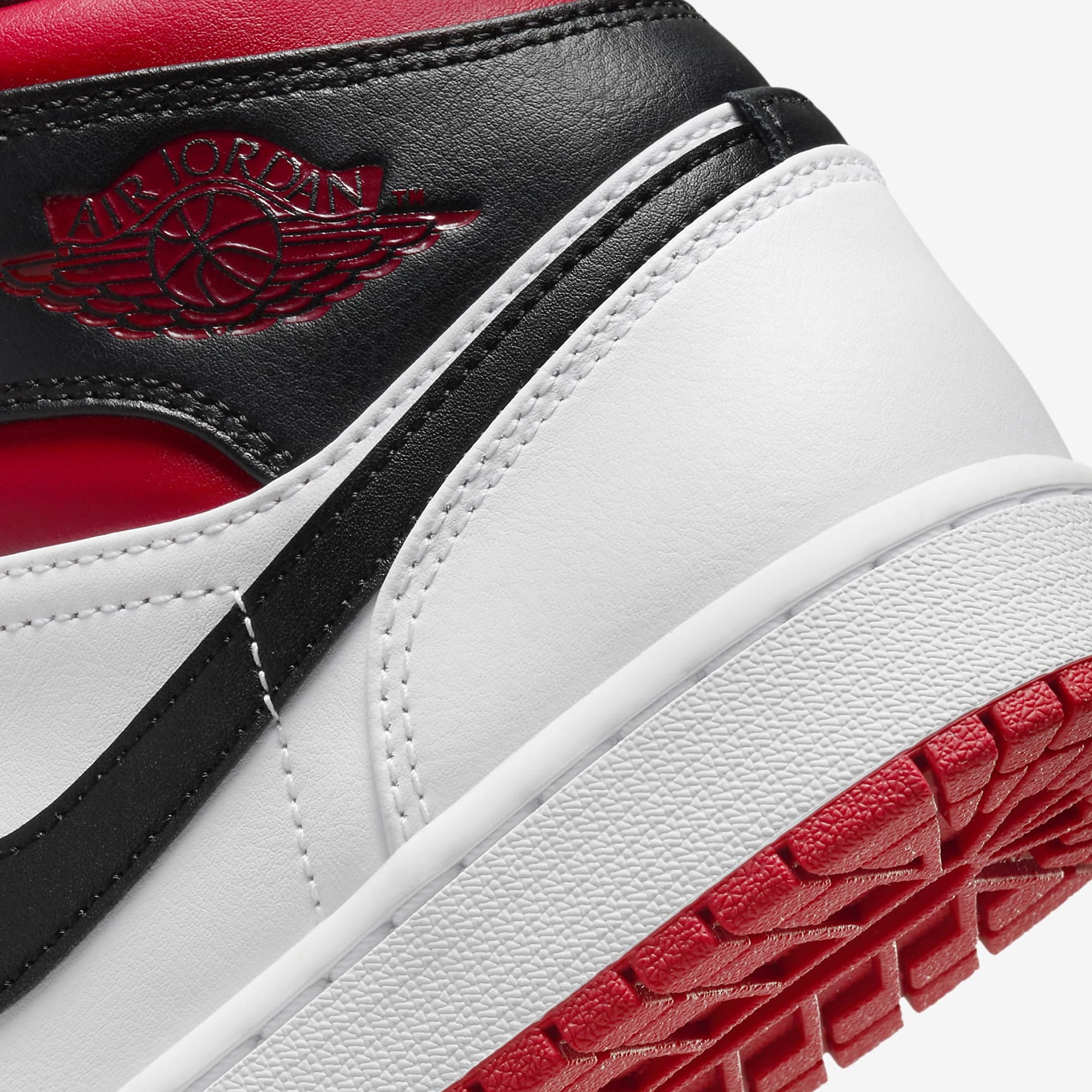 Jordan | AIR JORDAN 1 MID { WHITE/GYM RED-BLACK - view 4