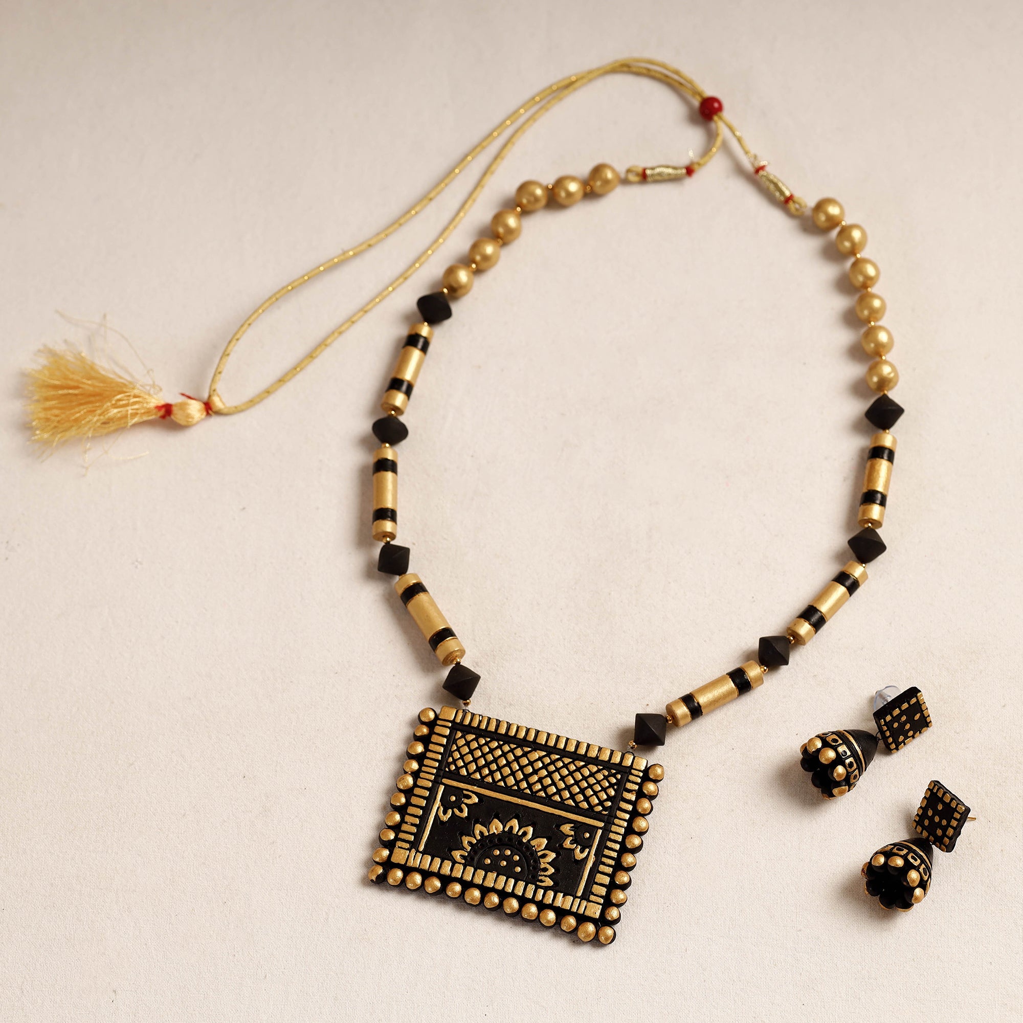 KHUSHBASH - HAPPY LOOM OF EAST Bishnupur Handpainted Terracotta Necklace Set 01 - view 2
