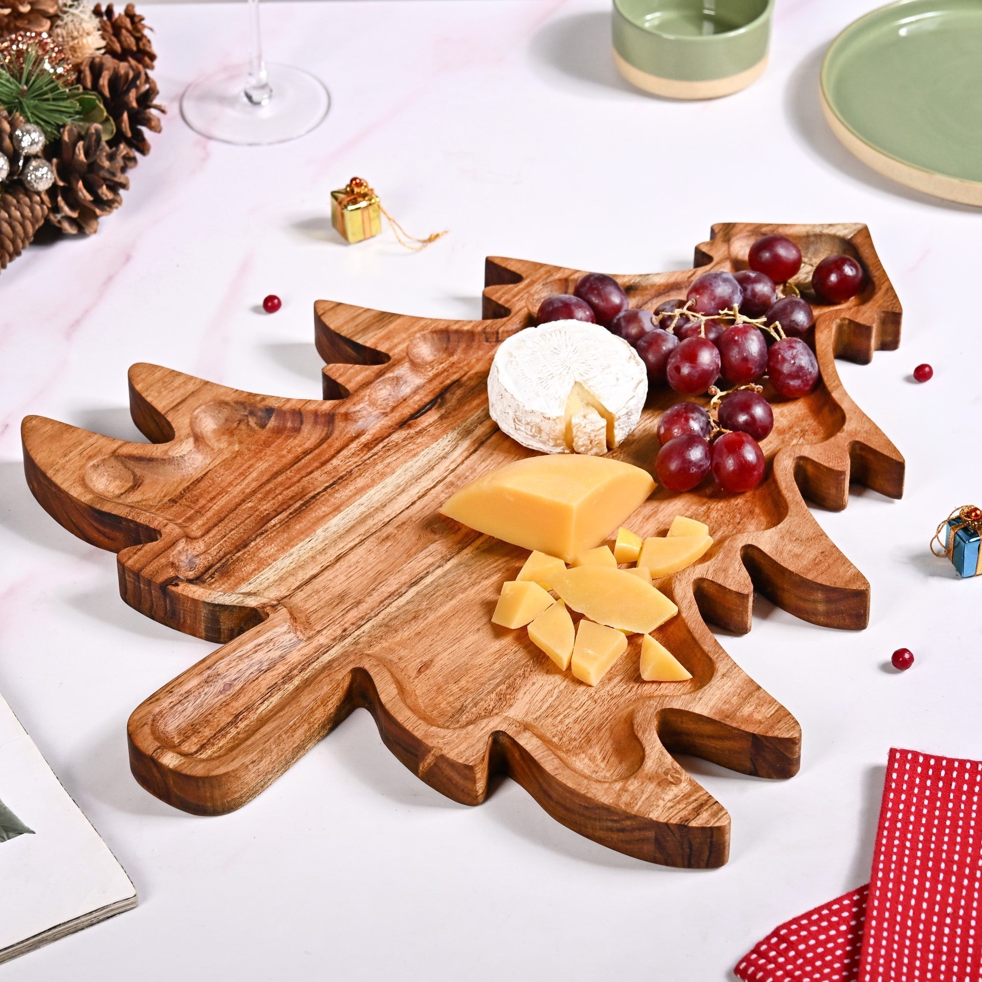 Nestasia Christmas Tree Sustainable Large Wooden Platter