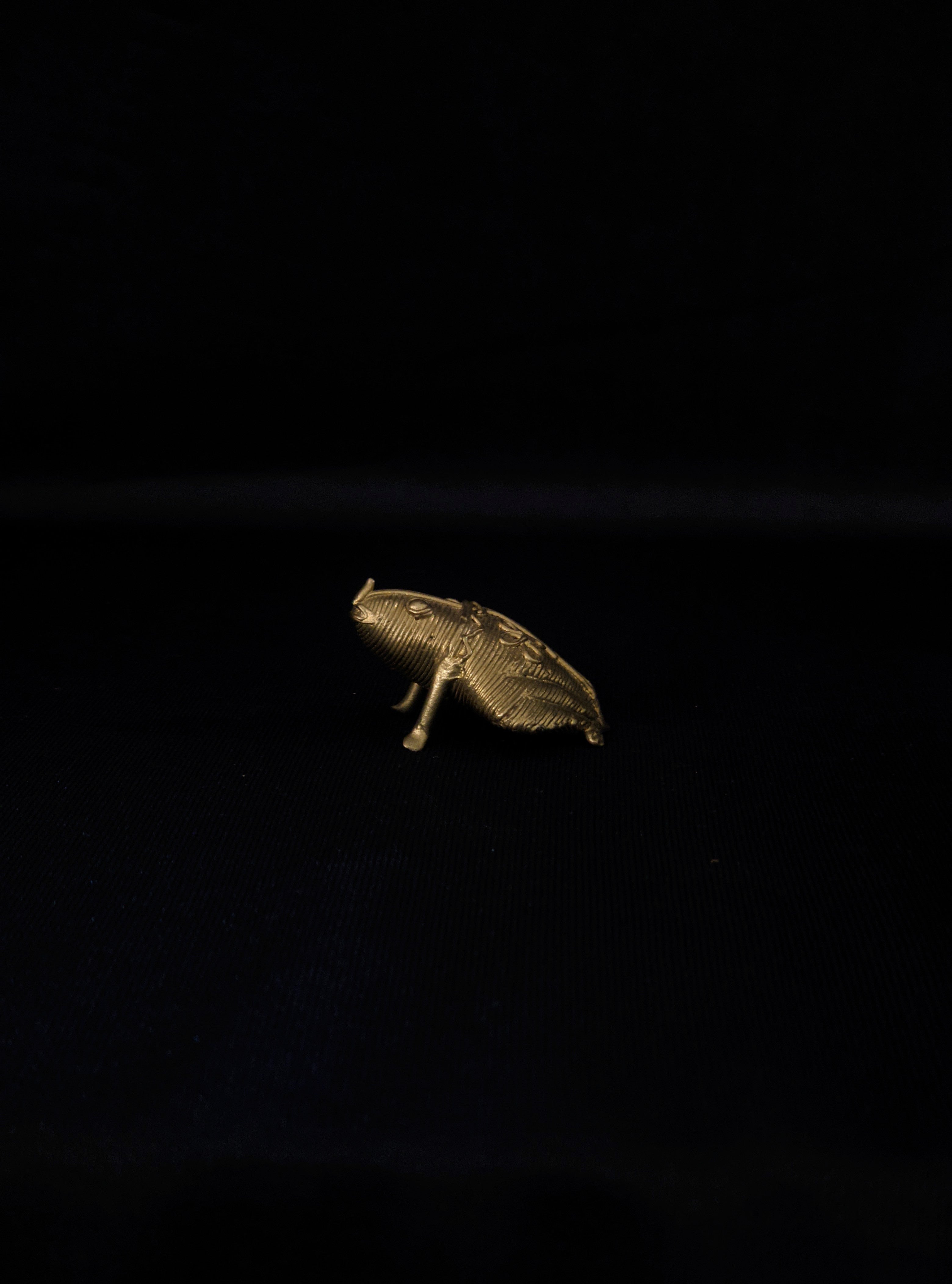 IndianVillèz Handcrafted Dhokra Frog - view 2