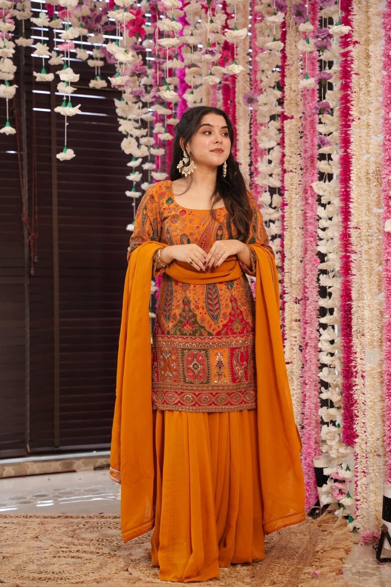 Idaho-o Vidya heavy embroidered suit set