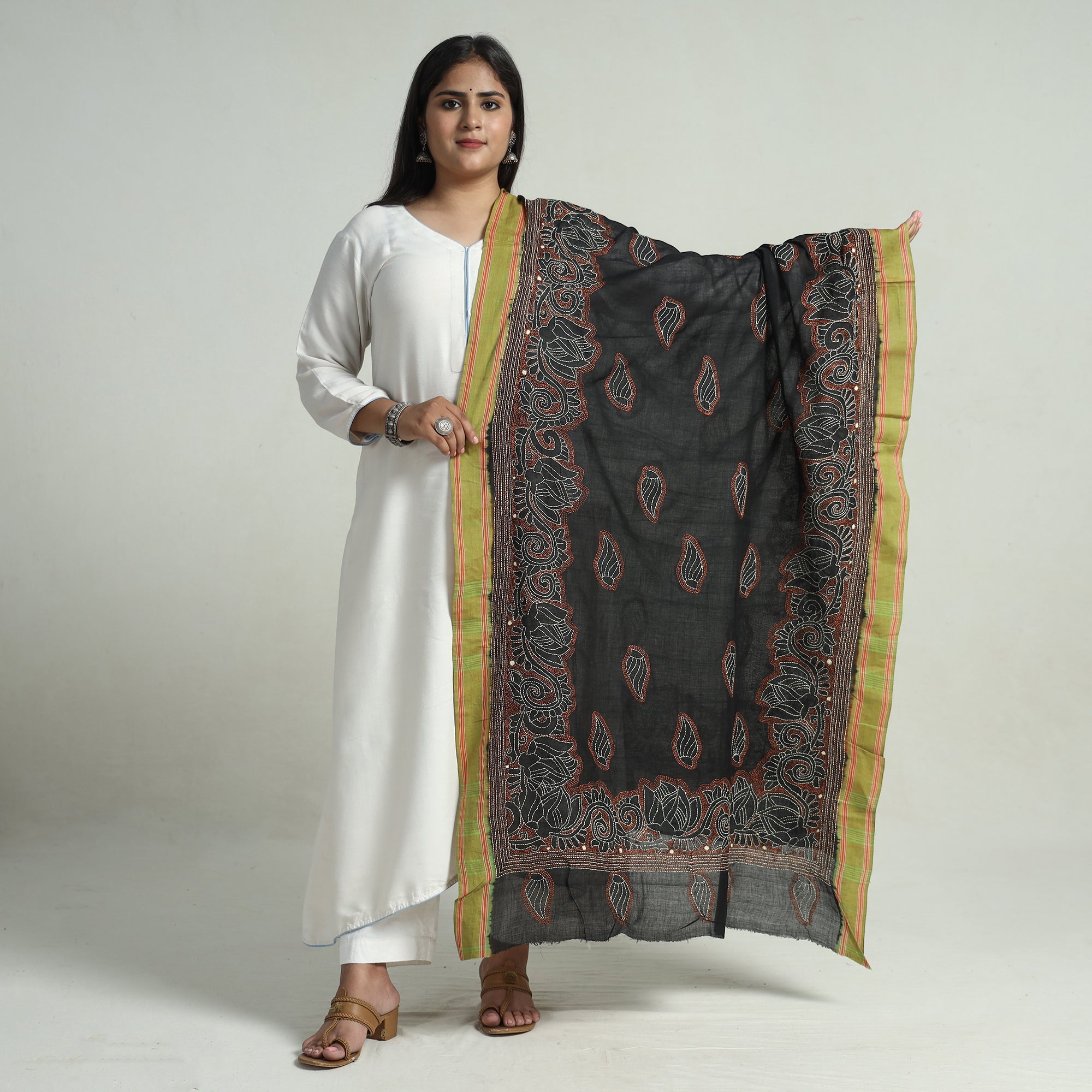 KHUSHBASH - HAPPY LOOM OF EAST Black - Bengal Kantha Embroidery Cotton Handloom Dupatta 121