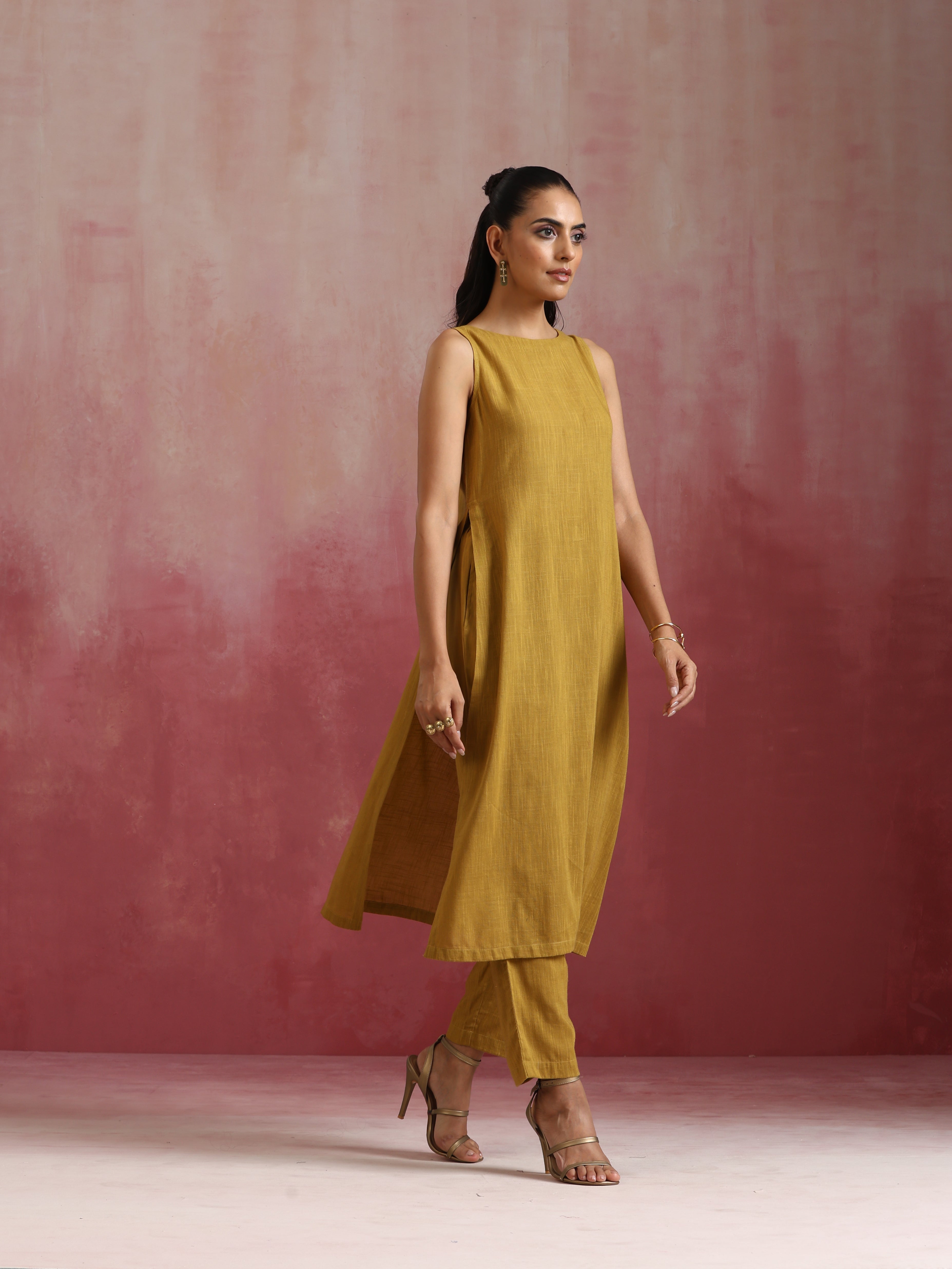 trueBrowns Mustard Cotton Kurta Set - view 2