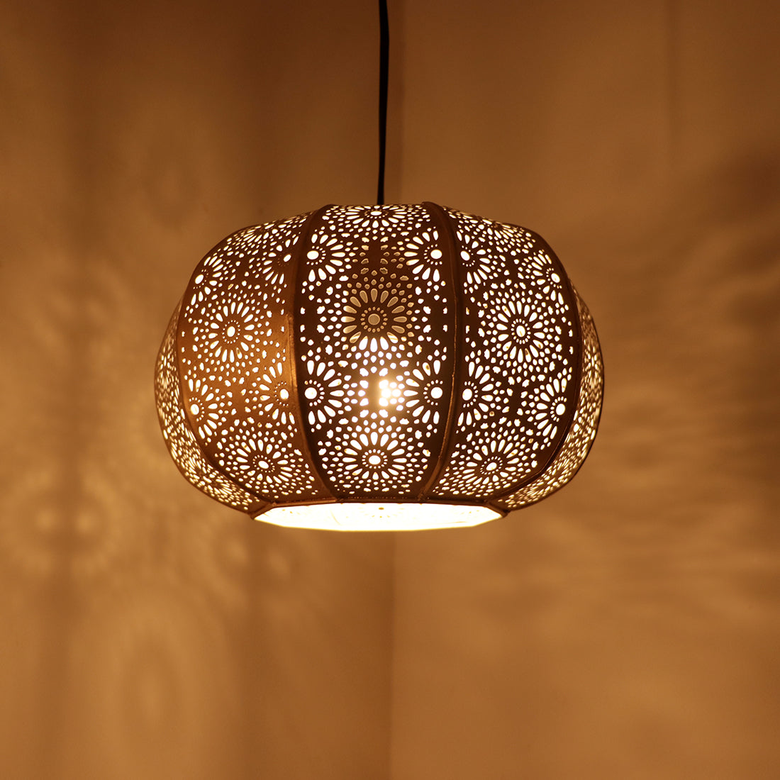 EXCLUSIVELANE 'Moroccan Grandeur' Hand-Etched Pendant Lamp In Iron (8 Inch, Matte Finish)