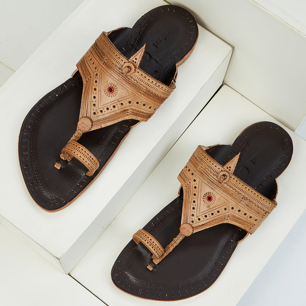 KORAKARI Brown Handstitched Leather Kolhapuri Men Slipper