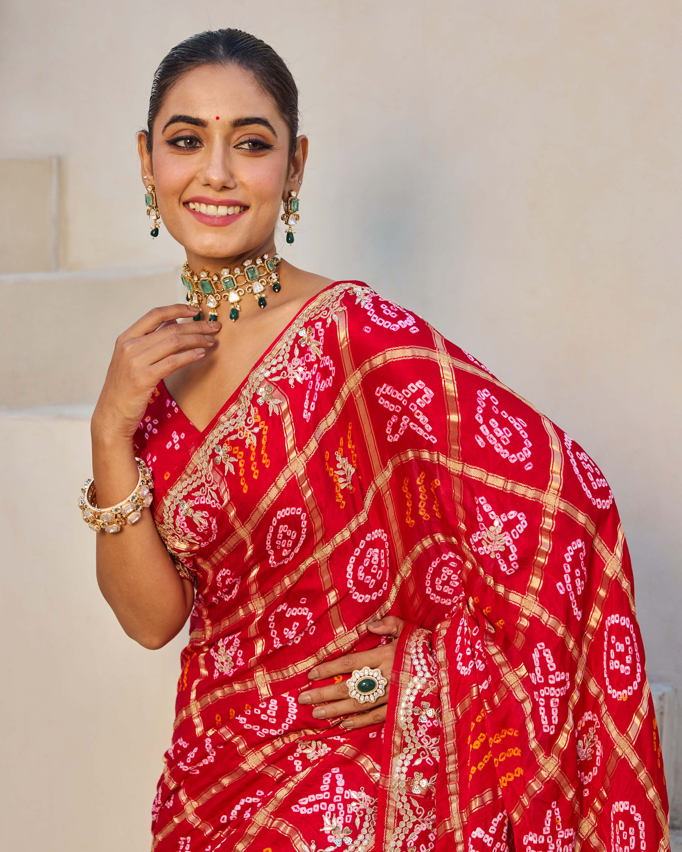 Aachho Dazzling Red Silk Bandhani Saree – Women's - view 4