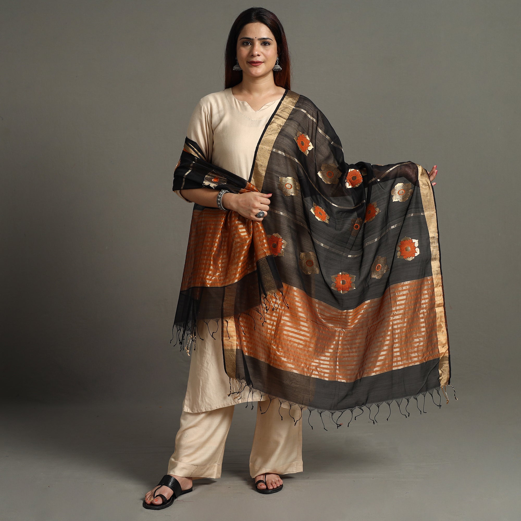 CHANDERI BY RAUPH KHAN Black - Traditional Chanderi Silk Handloom Big Flower Zari Buta Dupatta 60 - view 2