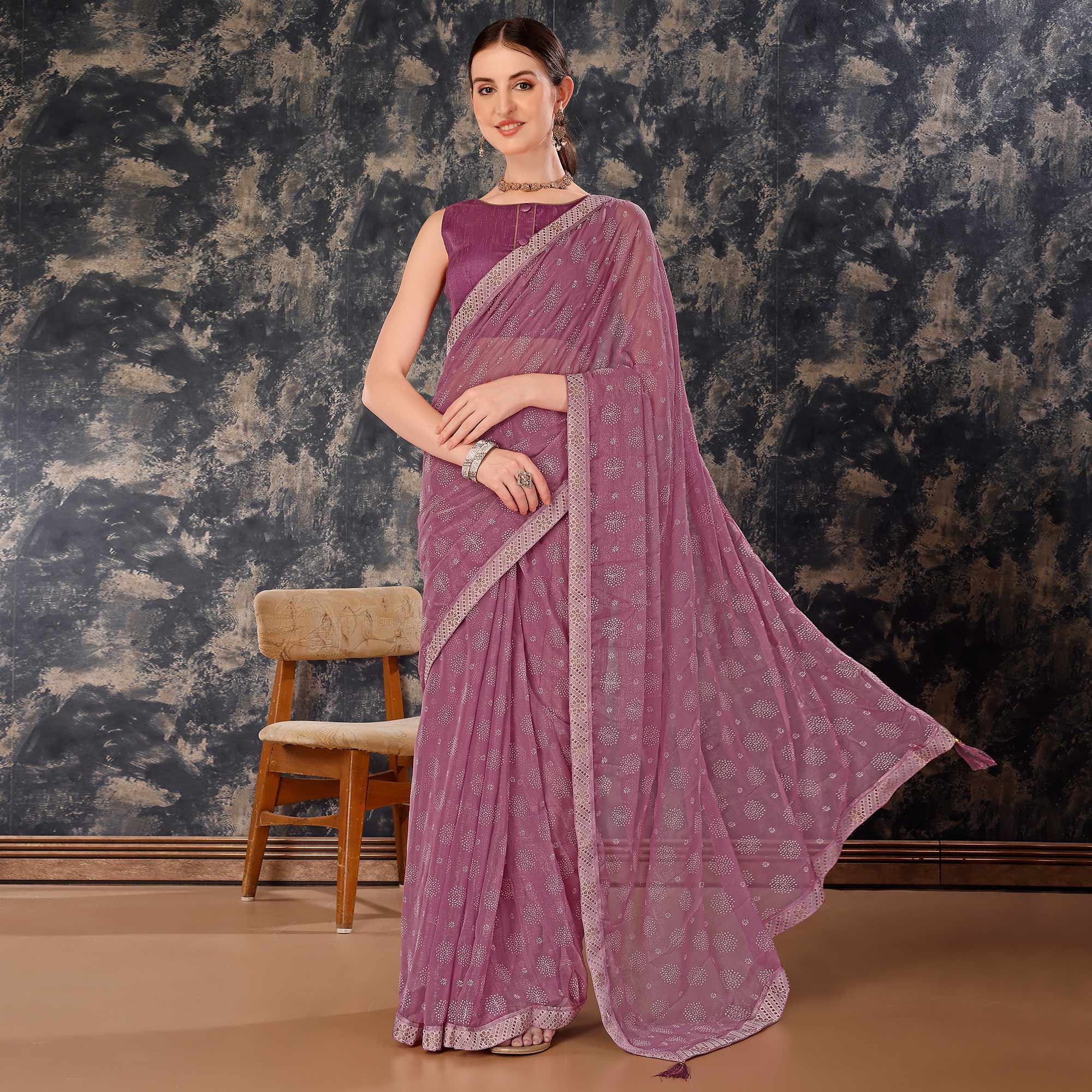 Peachmode Mauve Printed Chiffon Saree With Lace Border - view 2