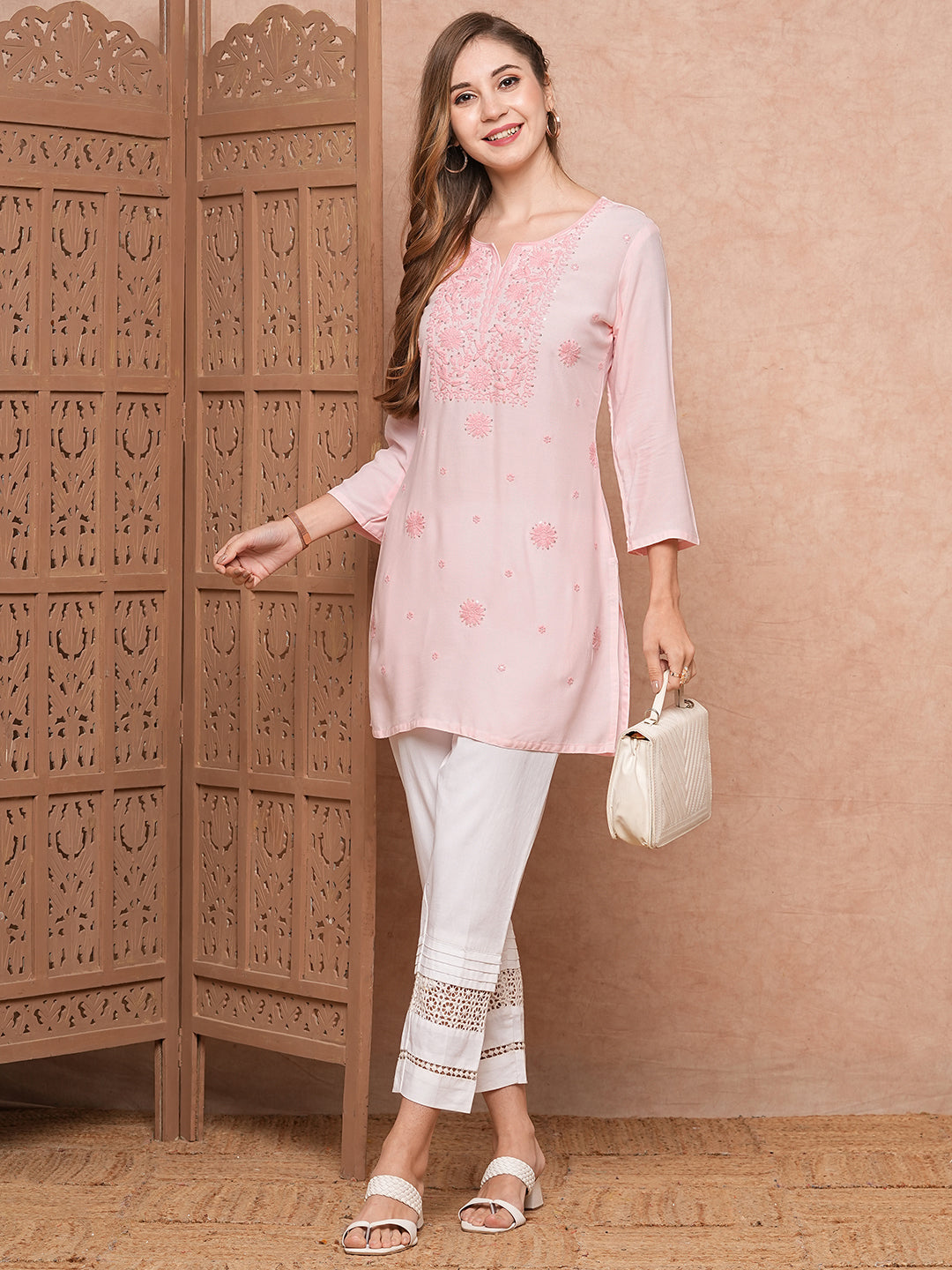 Fashor Solid Chikankari Embroidered Straight Fit Kurti - Pink