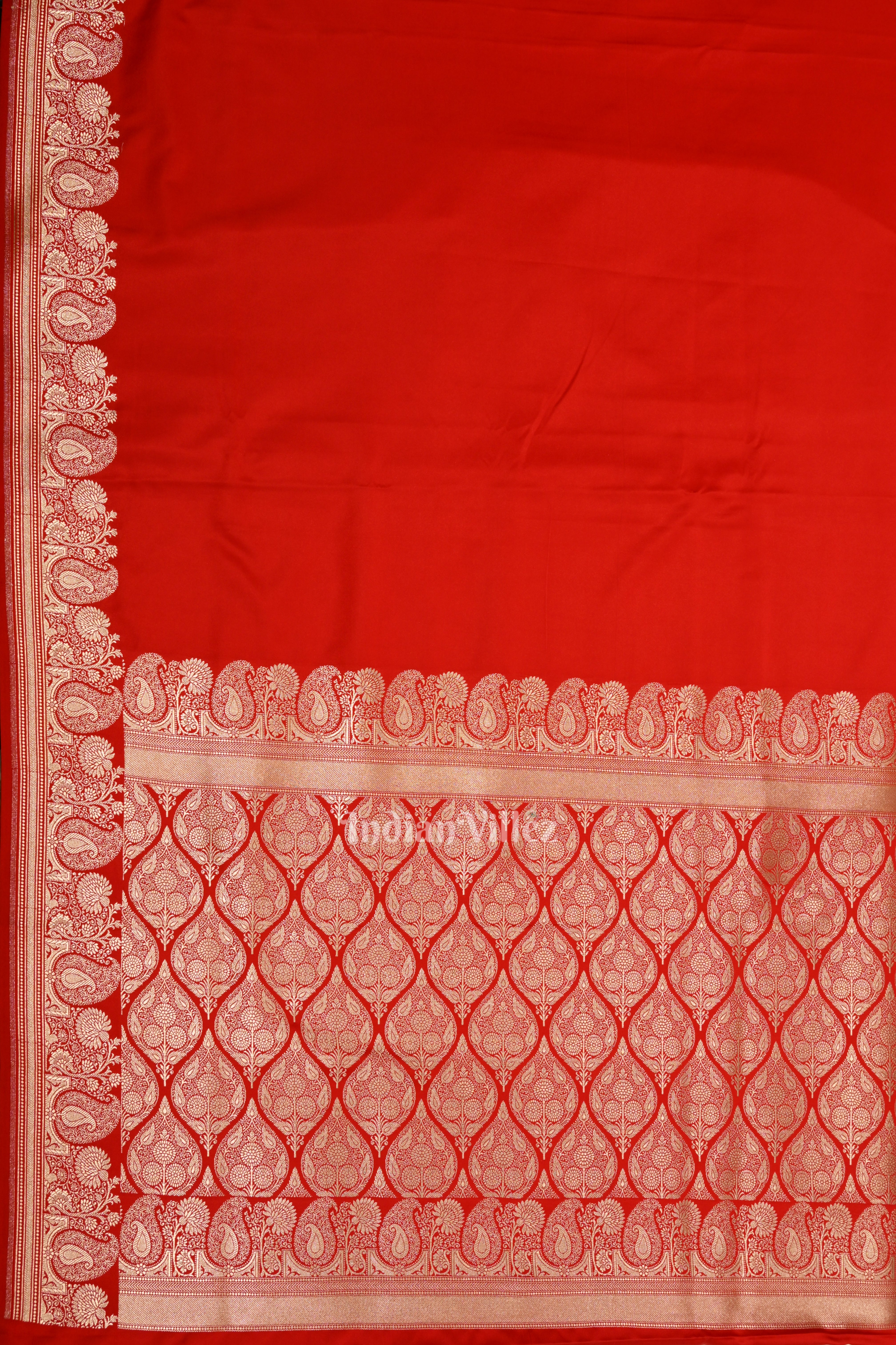 IndianVillèz Gergeous Flaunt Red Soft Pure Mashru Satin Silk Banarasi Saree - view 3
