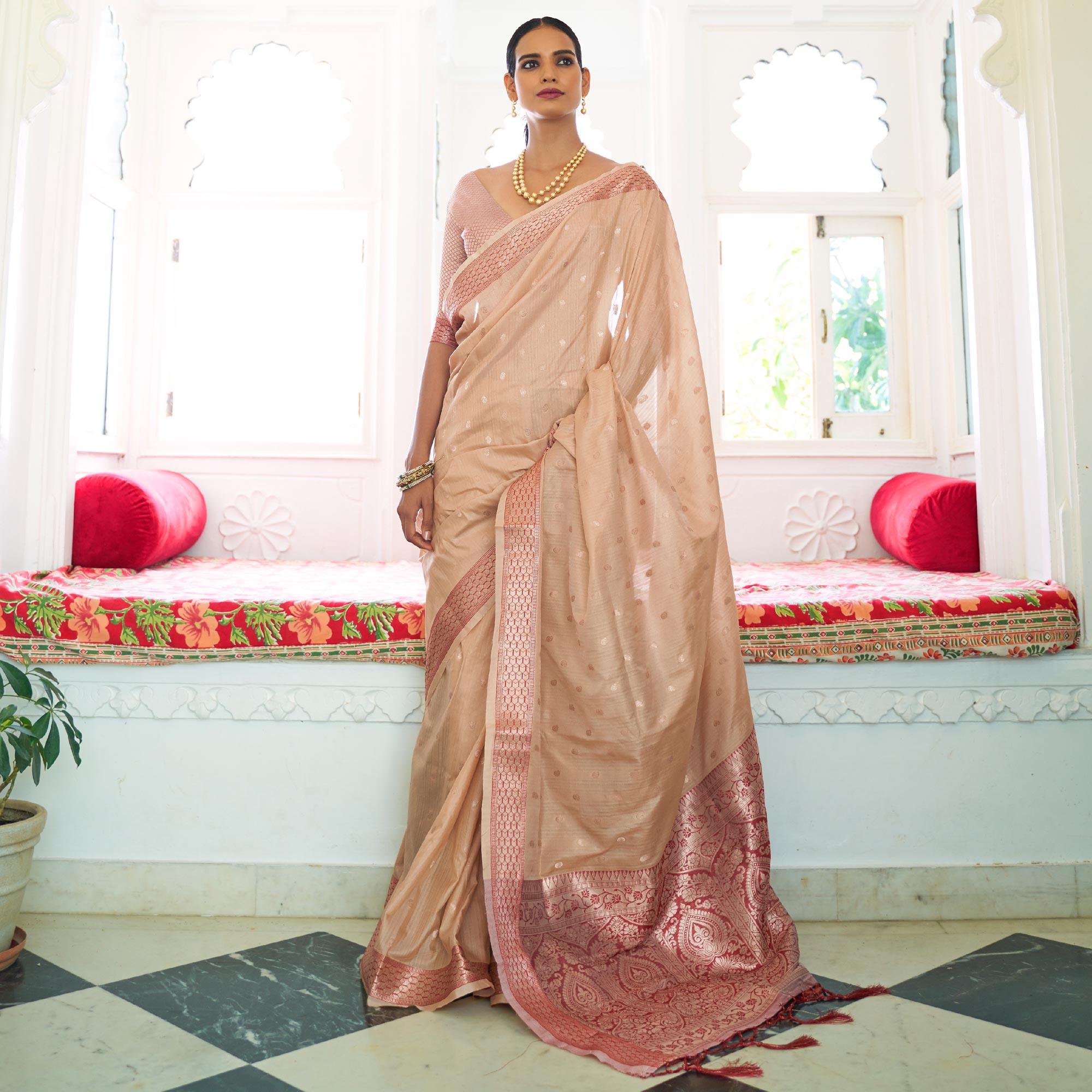Peachmode Cream Festive Wear Woven Handloom Silk Saree