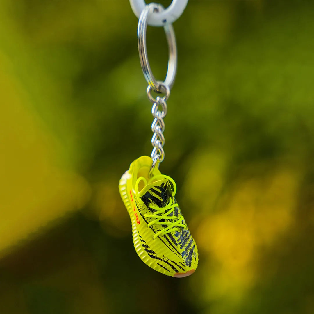 Kicks Machine 3D Sneaker keychain Yeezy Semi Frozen