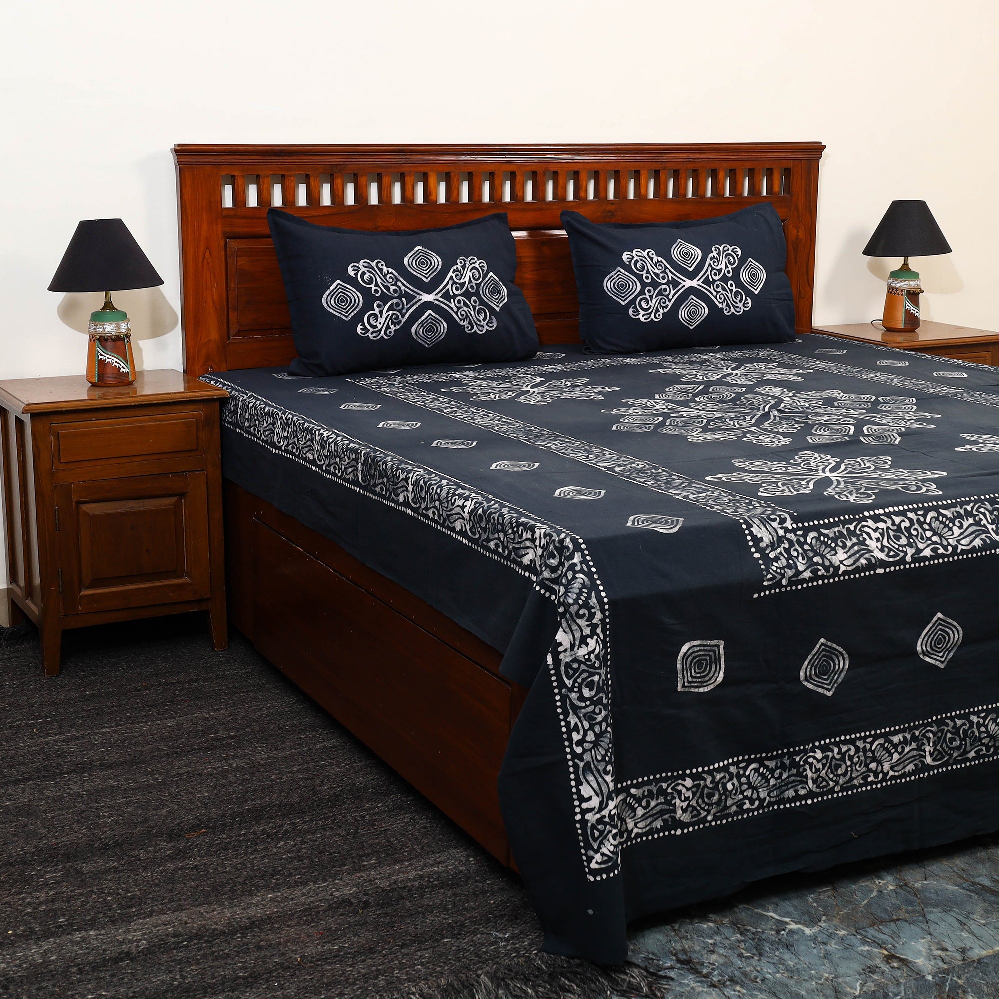 BATIK BY MD. SHARIFF Black - Cotton Double Hand Batik Print Bed Sheet Set 51