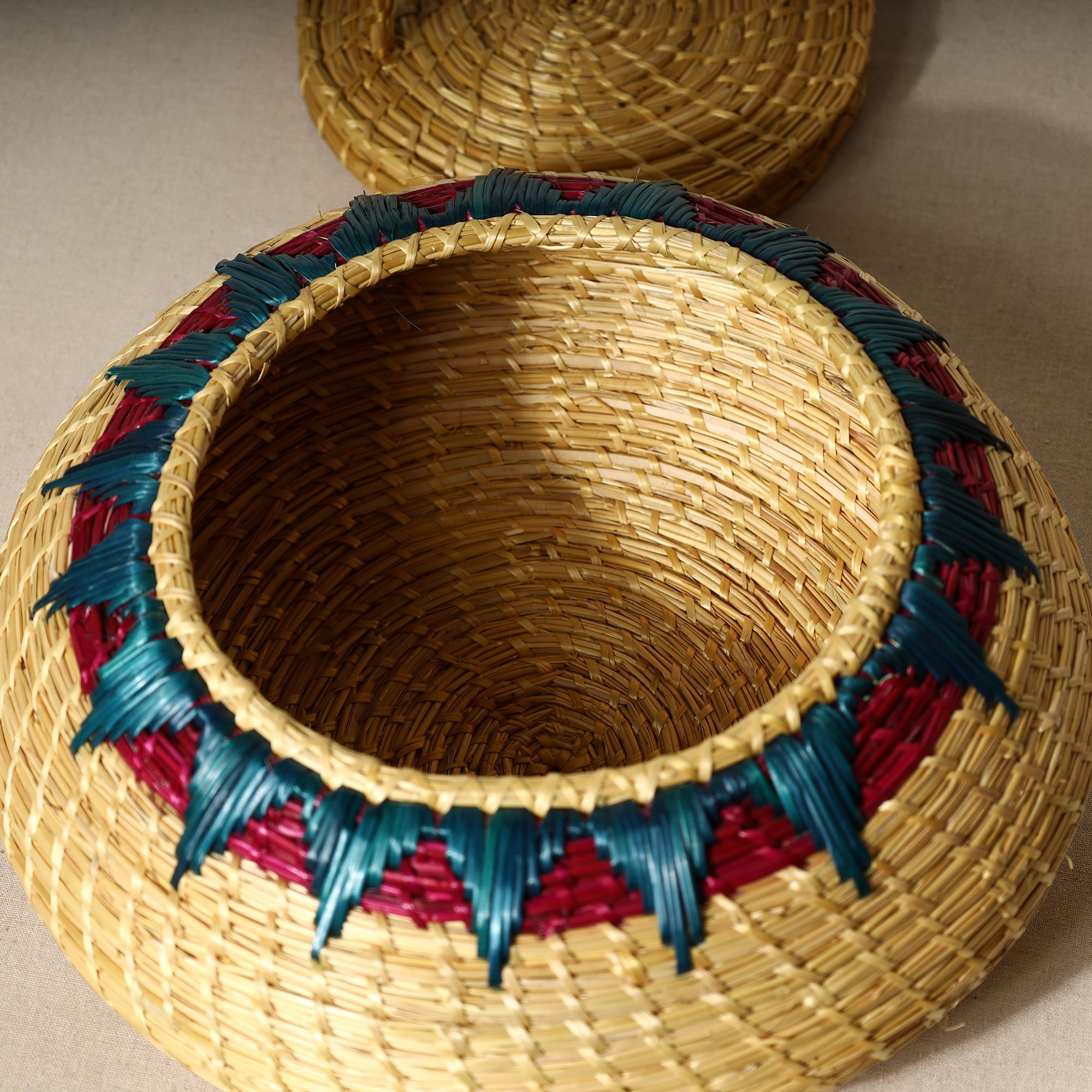 ITOKRI CRAFTS INITIATIVE Beige - Handmade Sikki Grass Multipurpose Basket with Lid (Big) - view 4