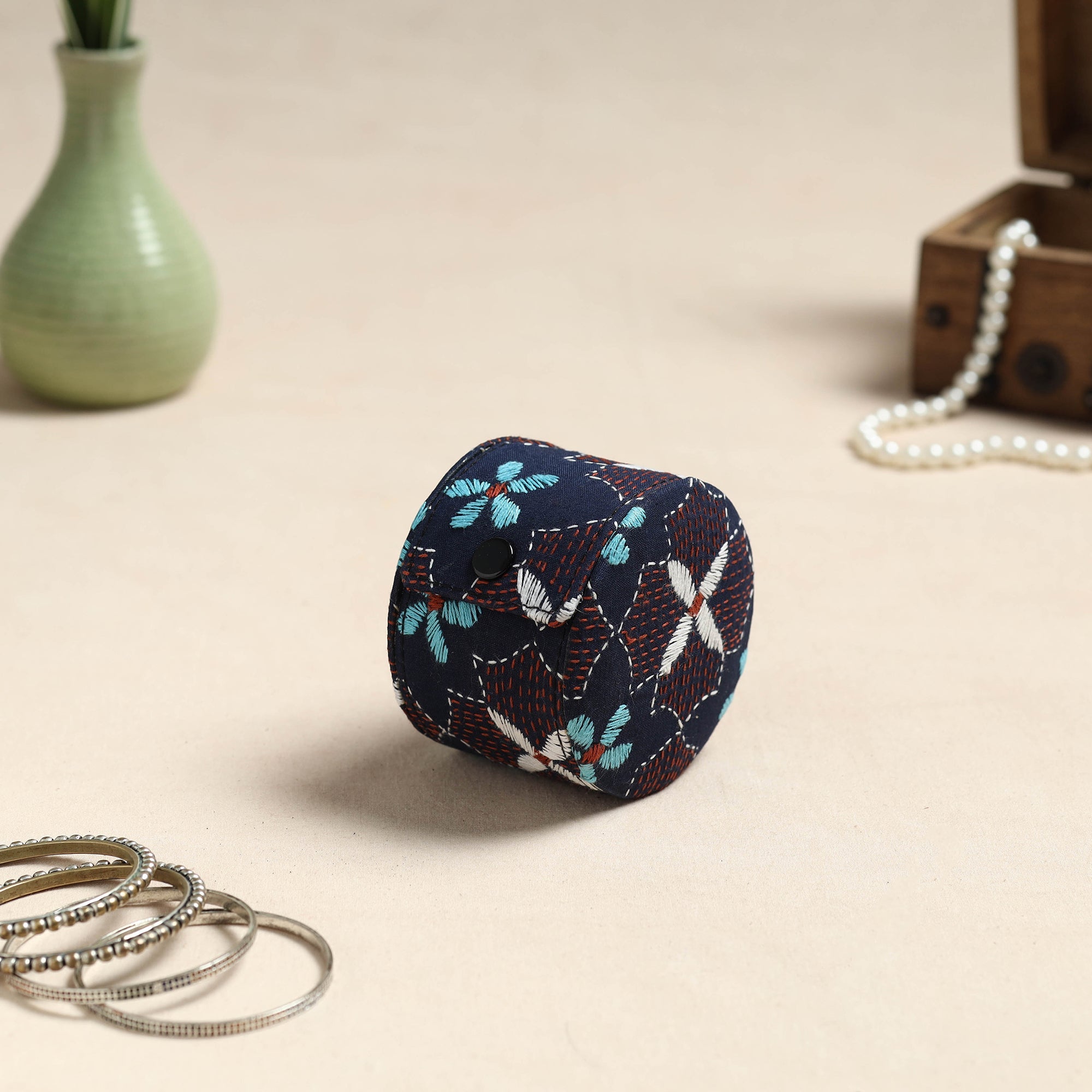 ASALKAAR Bengal Kantha Work Handcrafted Bangle Box (Small) - view 2