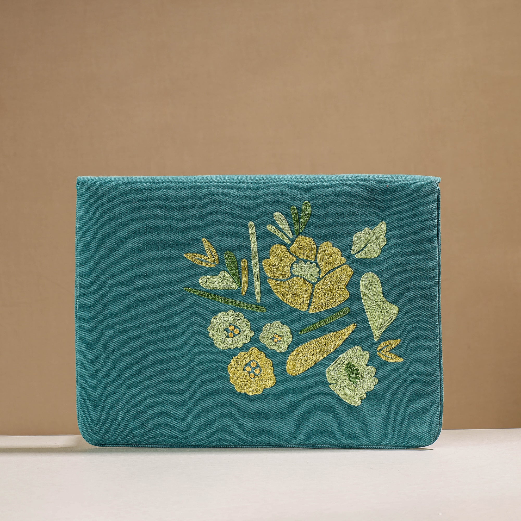 ITOKRI CRAFTS INITIATIVE Aari Hand Embroidery Cotton Duck IPad Sleeve (10 x 13 in)