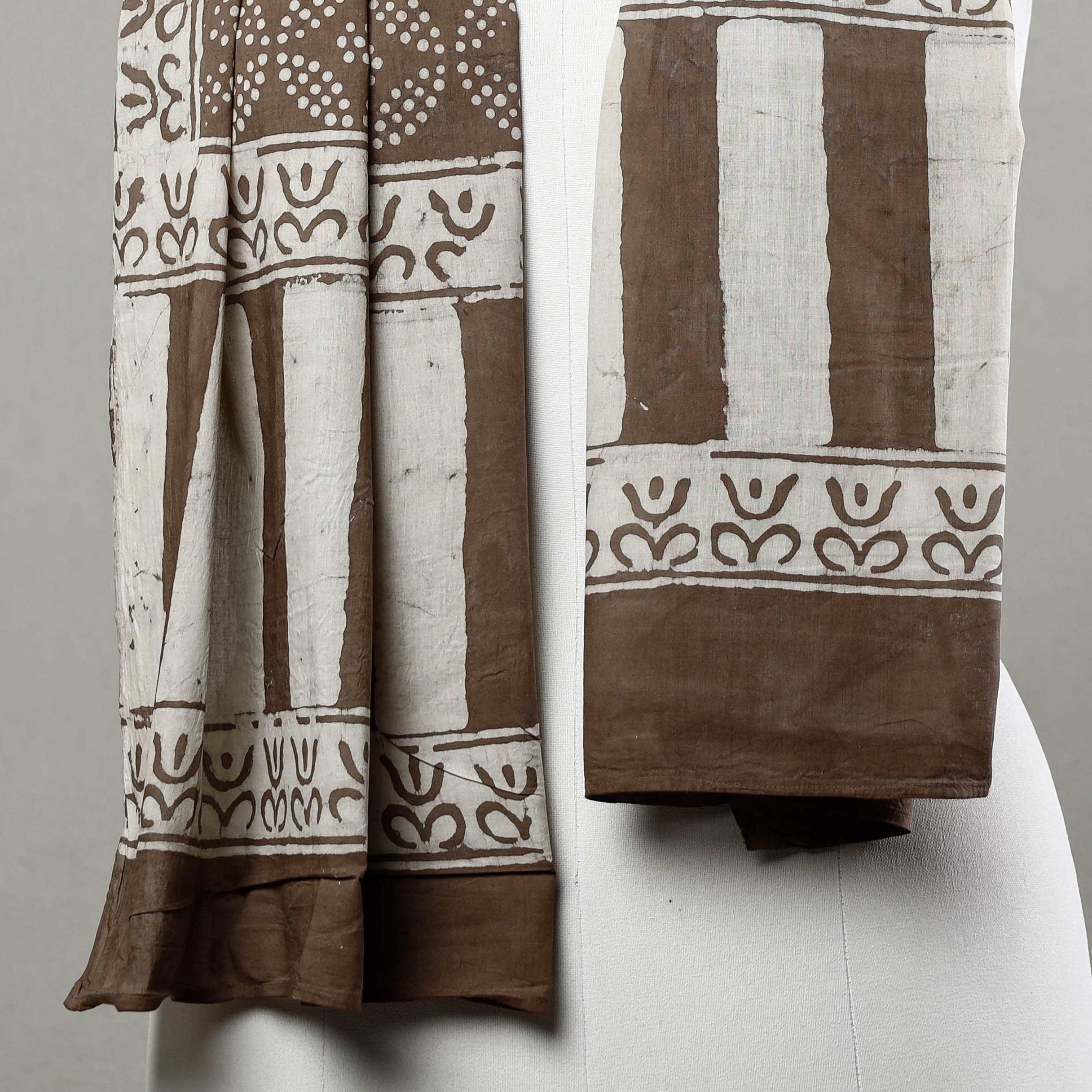 HAVELI CHRONICLES Brown - Pipad Block Printed Mul Cotton Stole - view 3