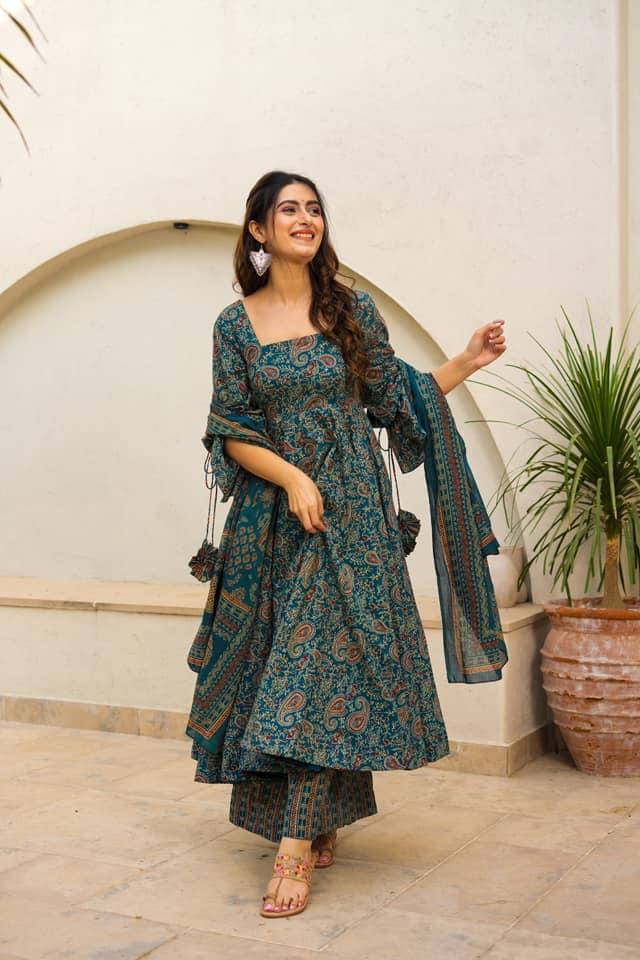 Idaho-o Varushka cotton suit set