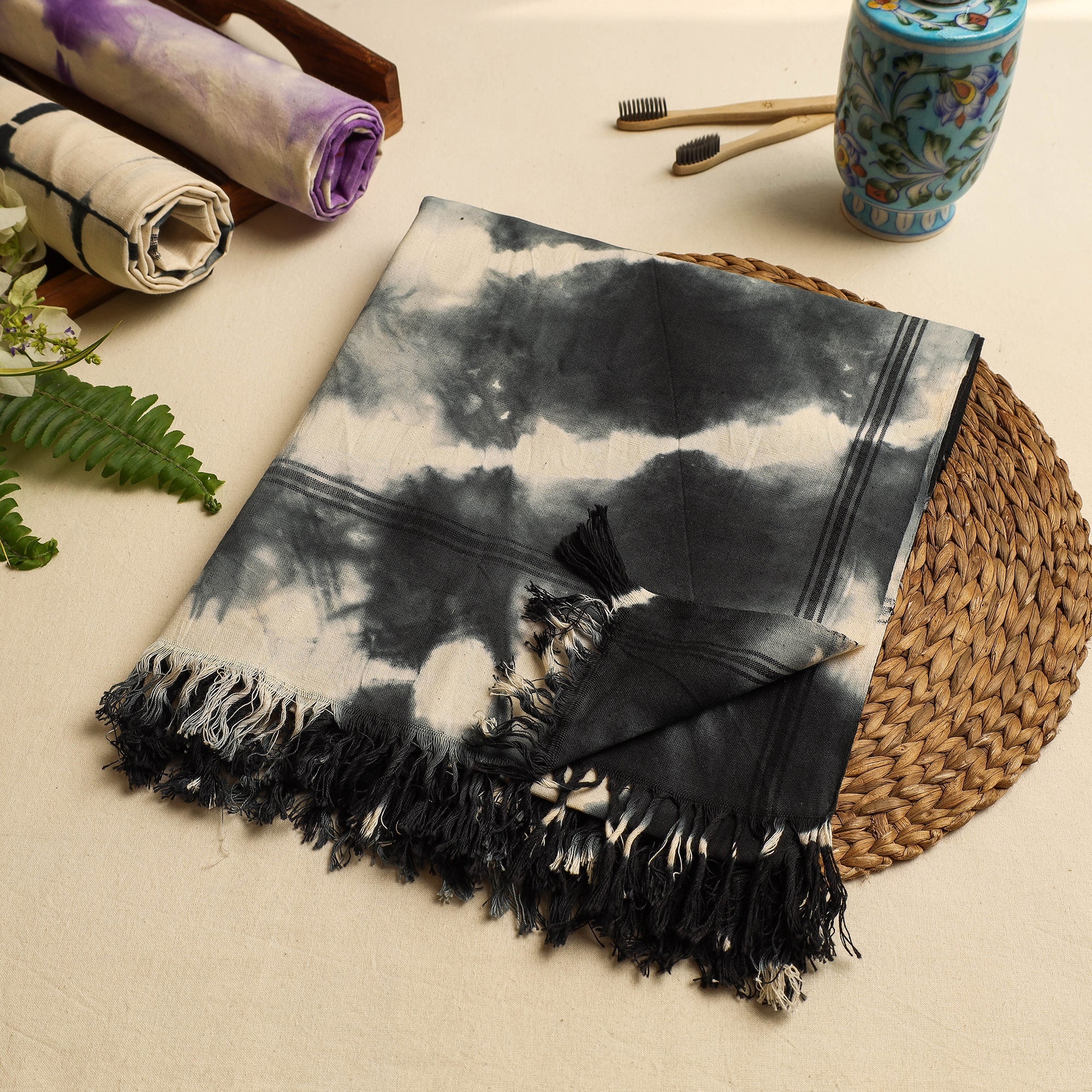 HAVELI CHRONICLES Black - Shibori Tie-dye Cotton Bath Towel